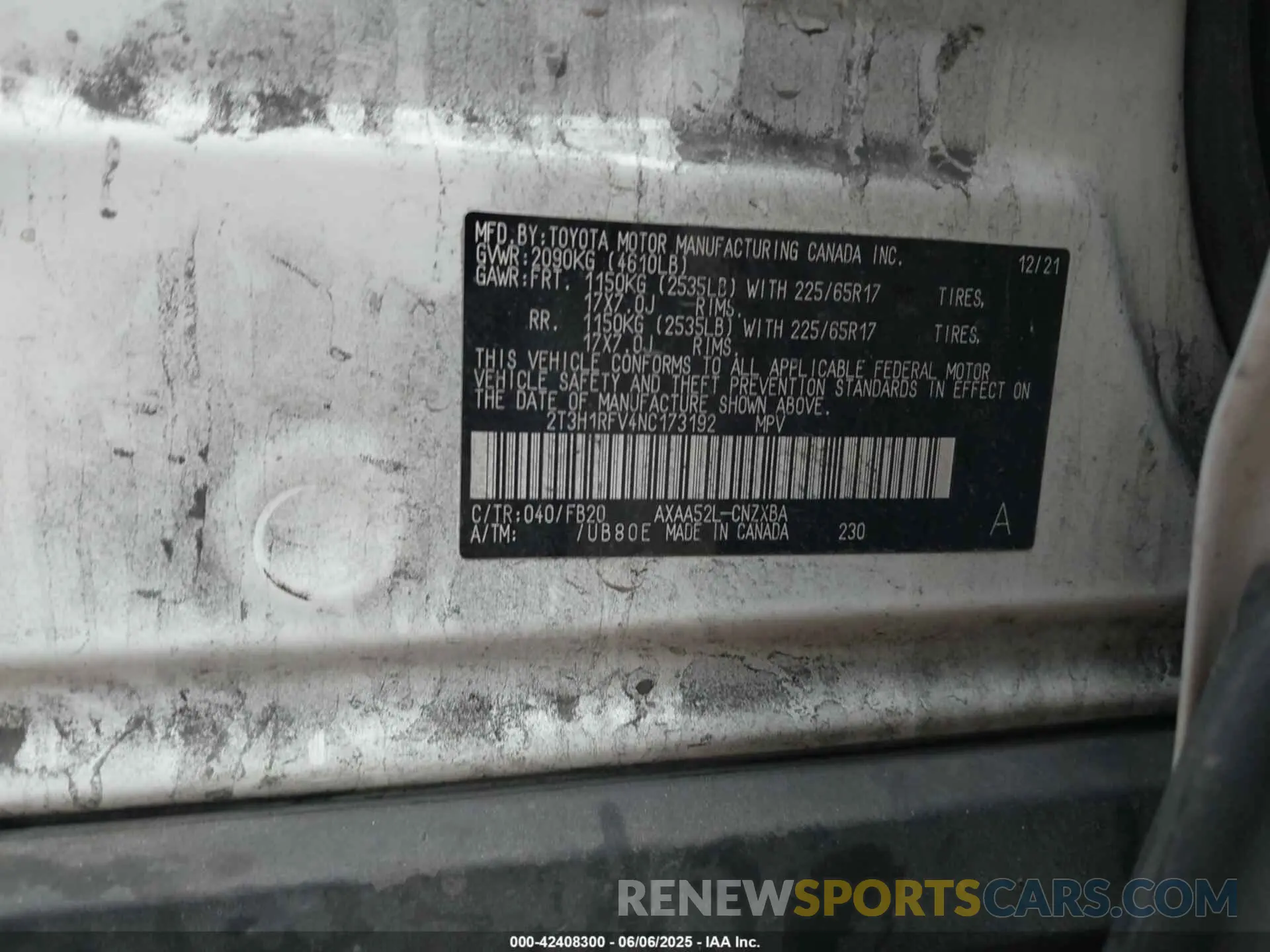 9 Photograph of a damaged car 2T3H1RFV4NC173192 TOYOTA RAV4 2022