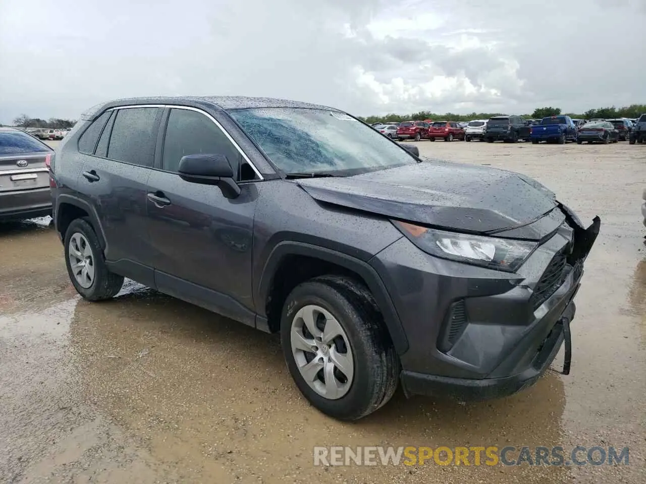 4 Photograph of a damaged car 2T3H1RFV4NC185536 TOYOTA RAV4 2022
