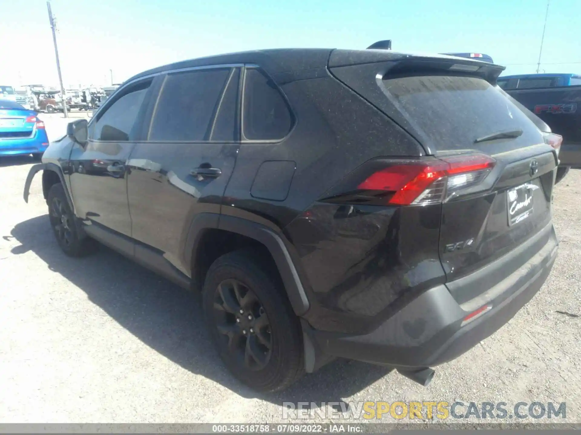 3 Photograph of a damaged car 2T3H1RFV4NW204035 TOYOTA RAV4 2022