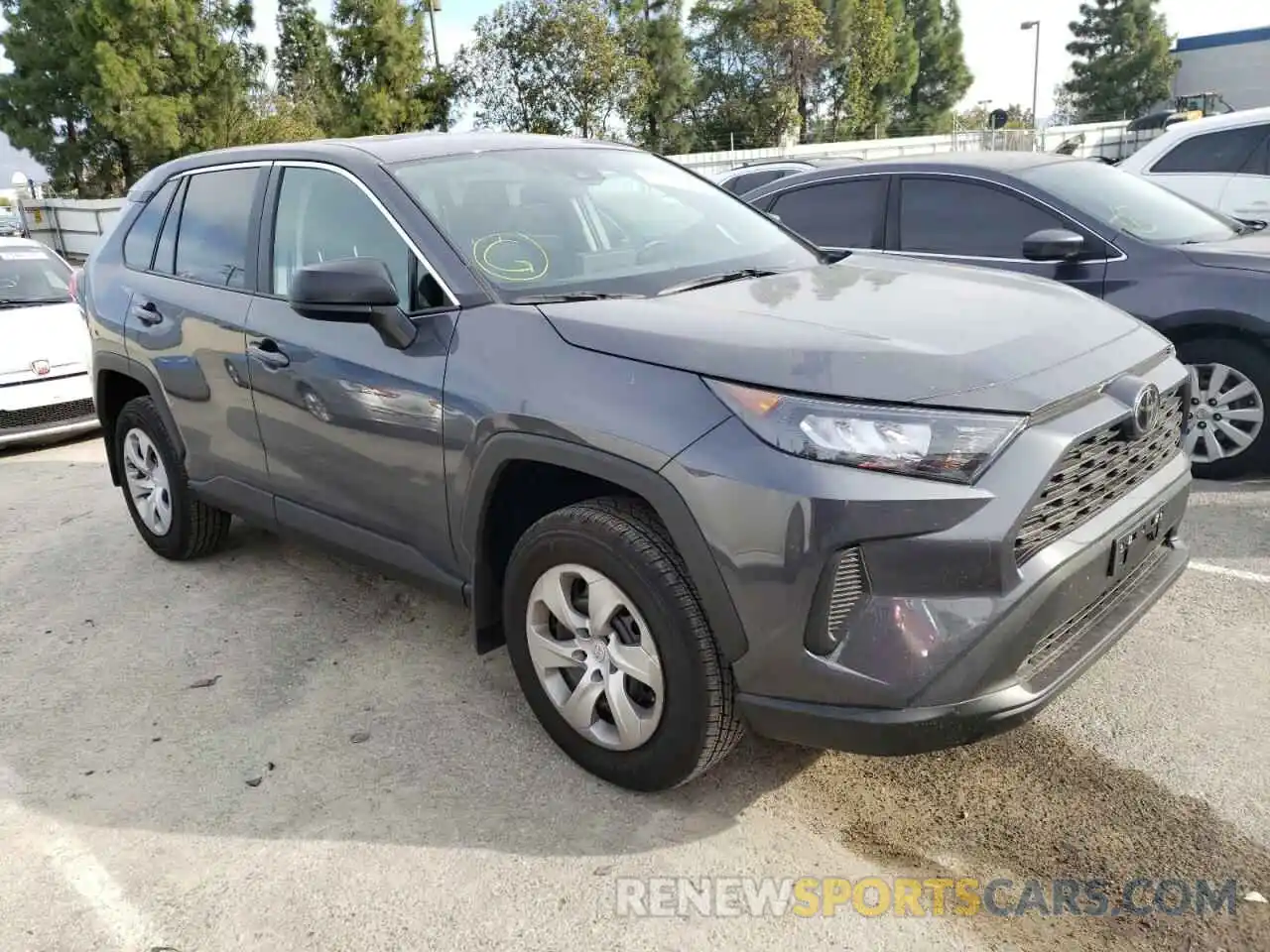 4 Photograph of a damaged car 2T3H1RFV4NW228285 TOYOTA RAV4 2022