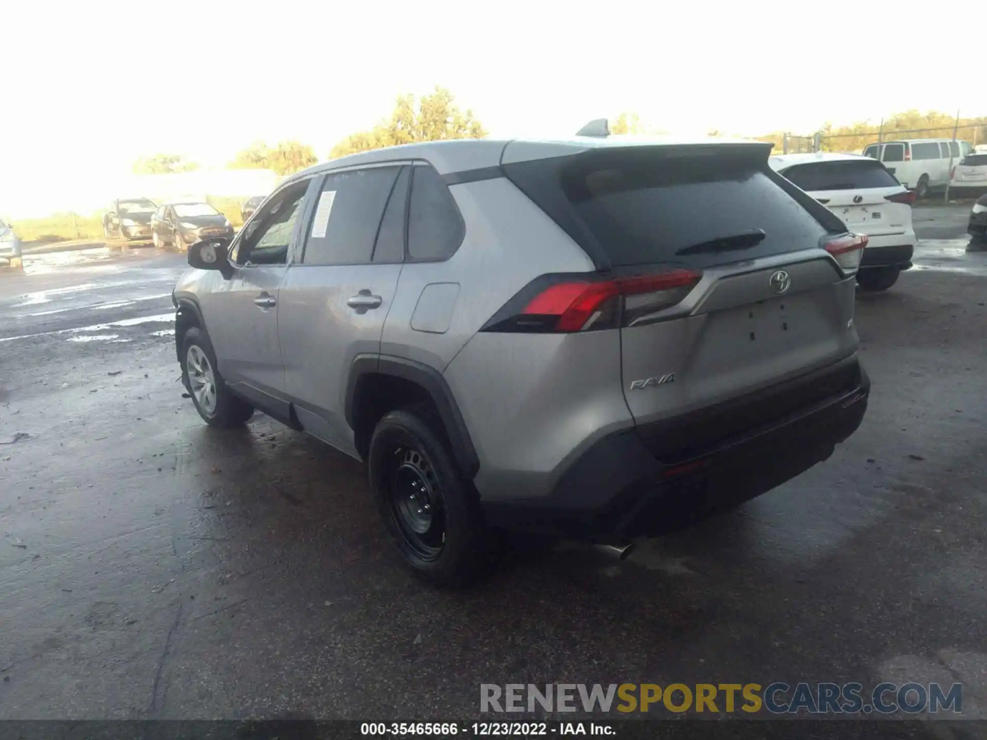 3 Photograph of a damaged car 2T3H1RFV5NW186662 TOYOTA RAV4 2022