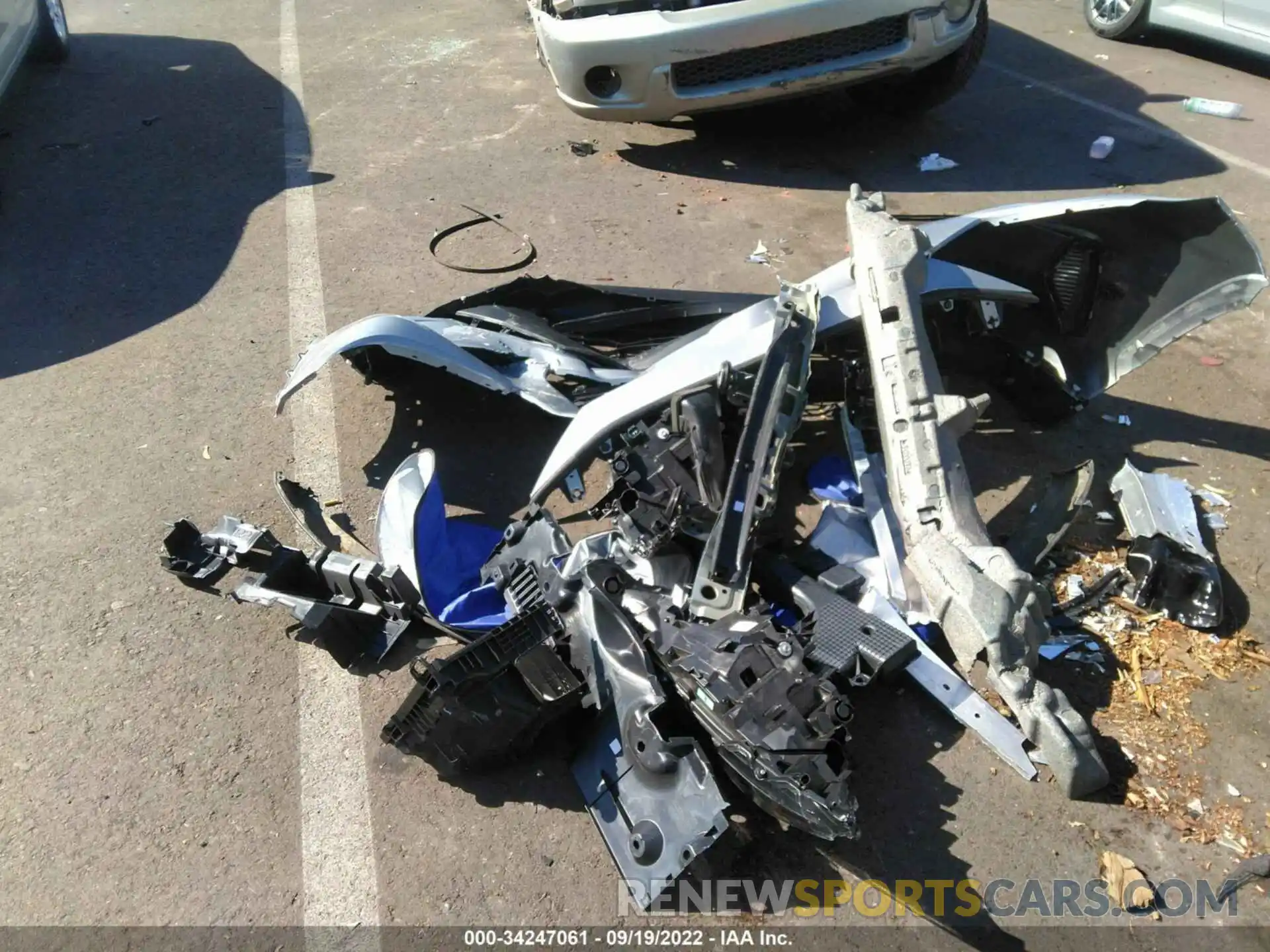 12 Photograph of a damaged car 2T3H1RFV5NW212144 TOYOTA RAV4 2022