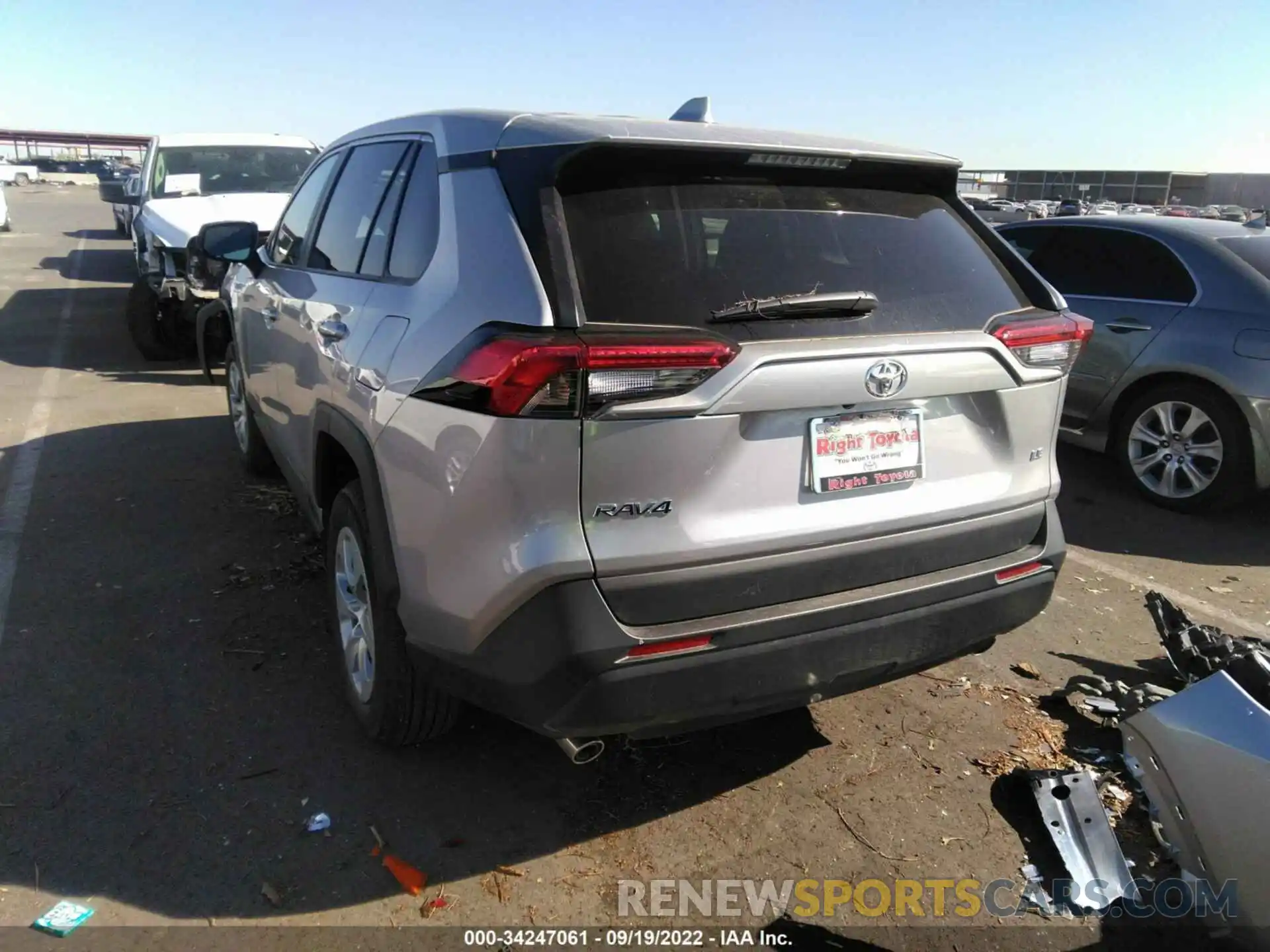 3 Photograph of a damaged car 2T3H1RFV5NW212144 TOYOTA RAV4 2022