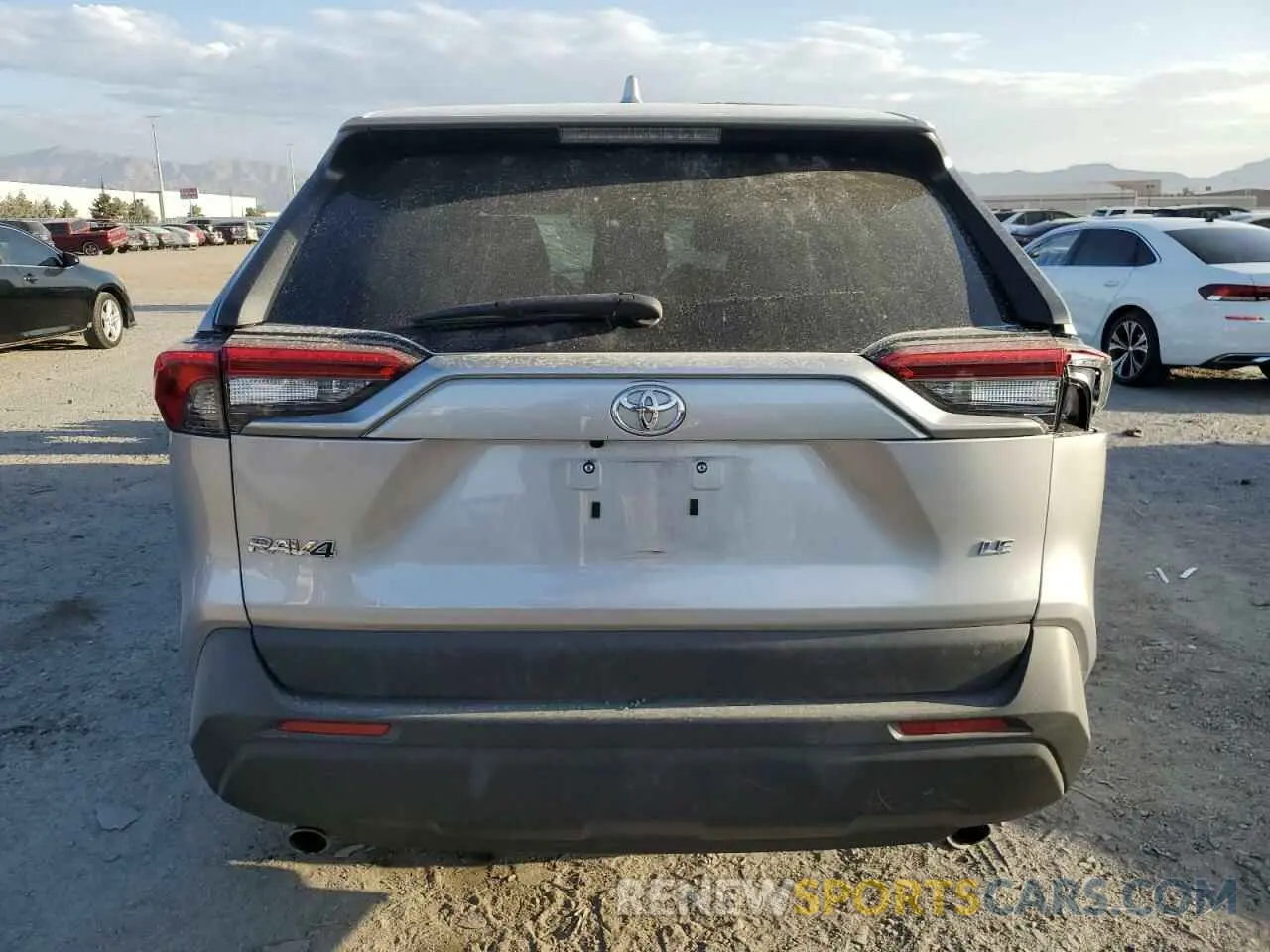 6 Photograph of a damaged car 2T3H1RFV6NC175946 TOYOTA RAV4 2022