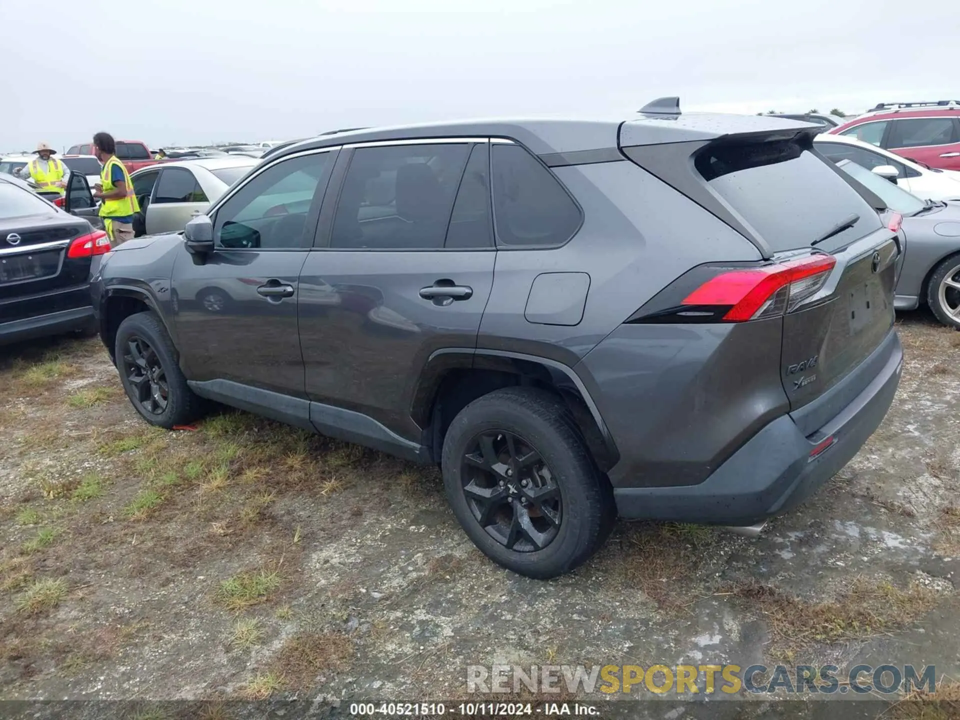 3 Photograph of a damaged car 2T3H1RFV6NC180984 TOYOTA RAV4 2022