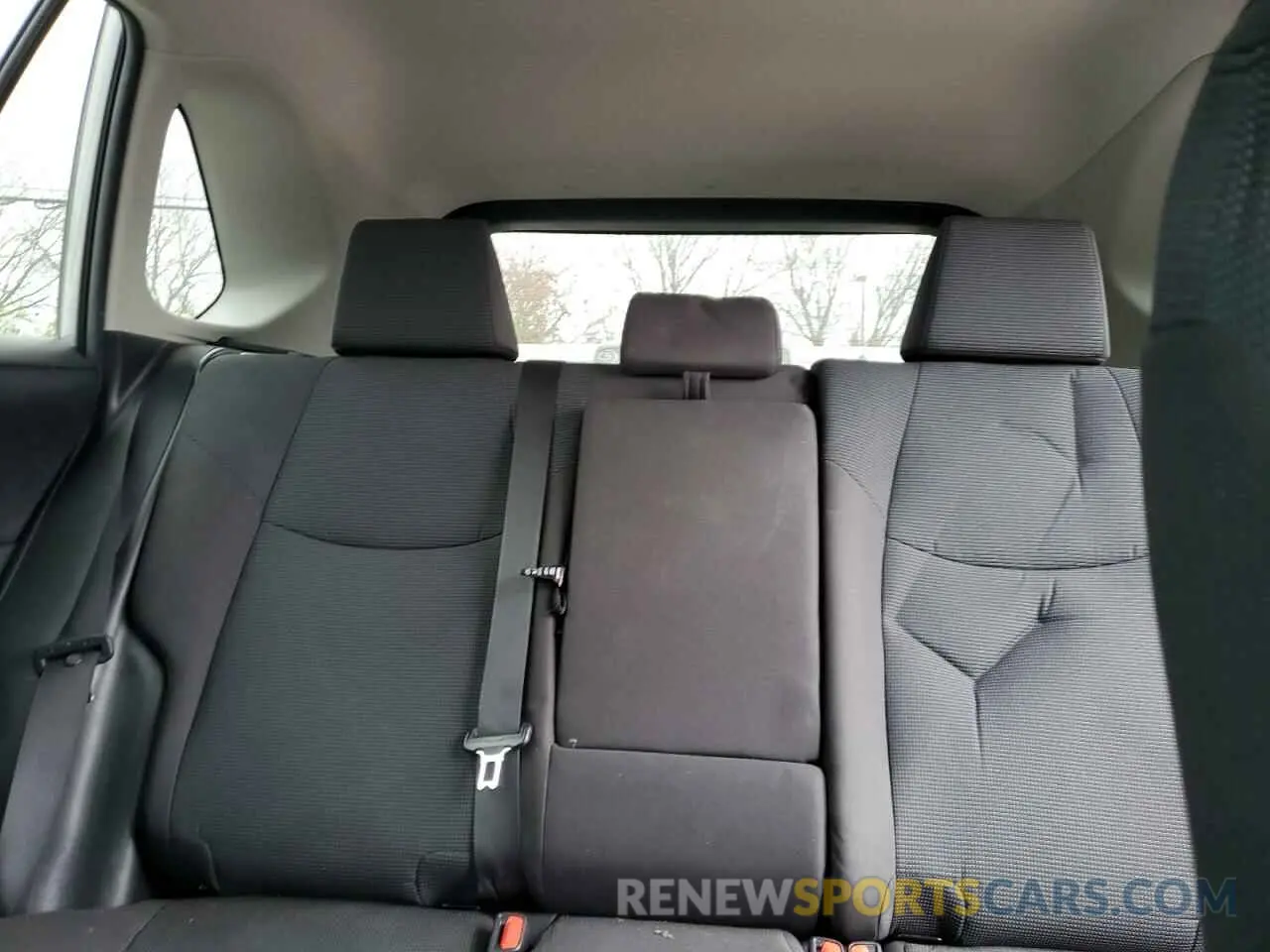 10 Photograph of a damaged car 2T3H1RFV6NC191306 TOYOTA RAV4 2022