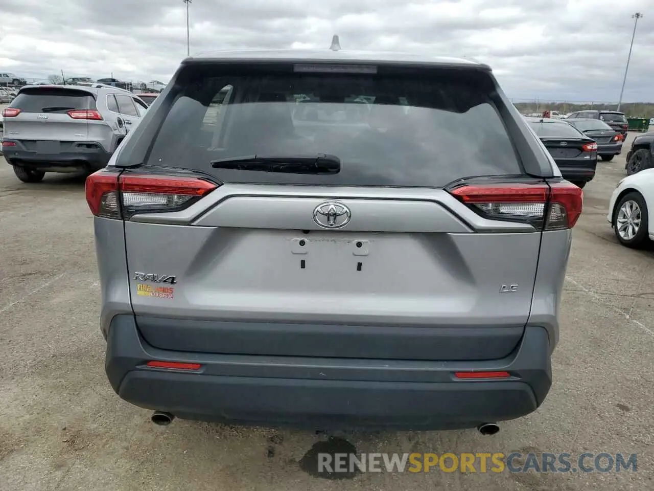 6 Photograph of a damaged car 2T3H1RFV6NC191306 TOYOTA RAV4 2022