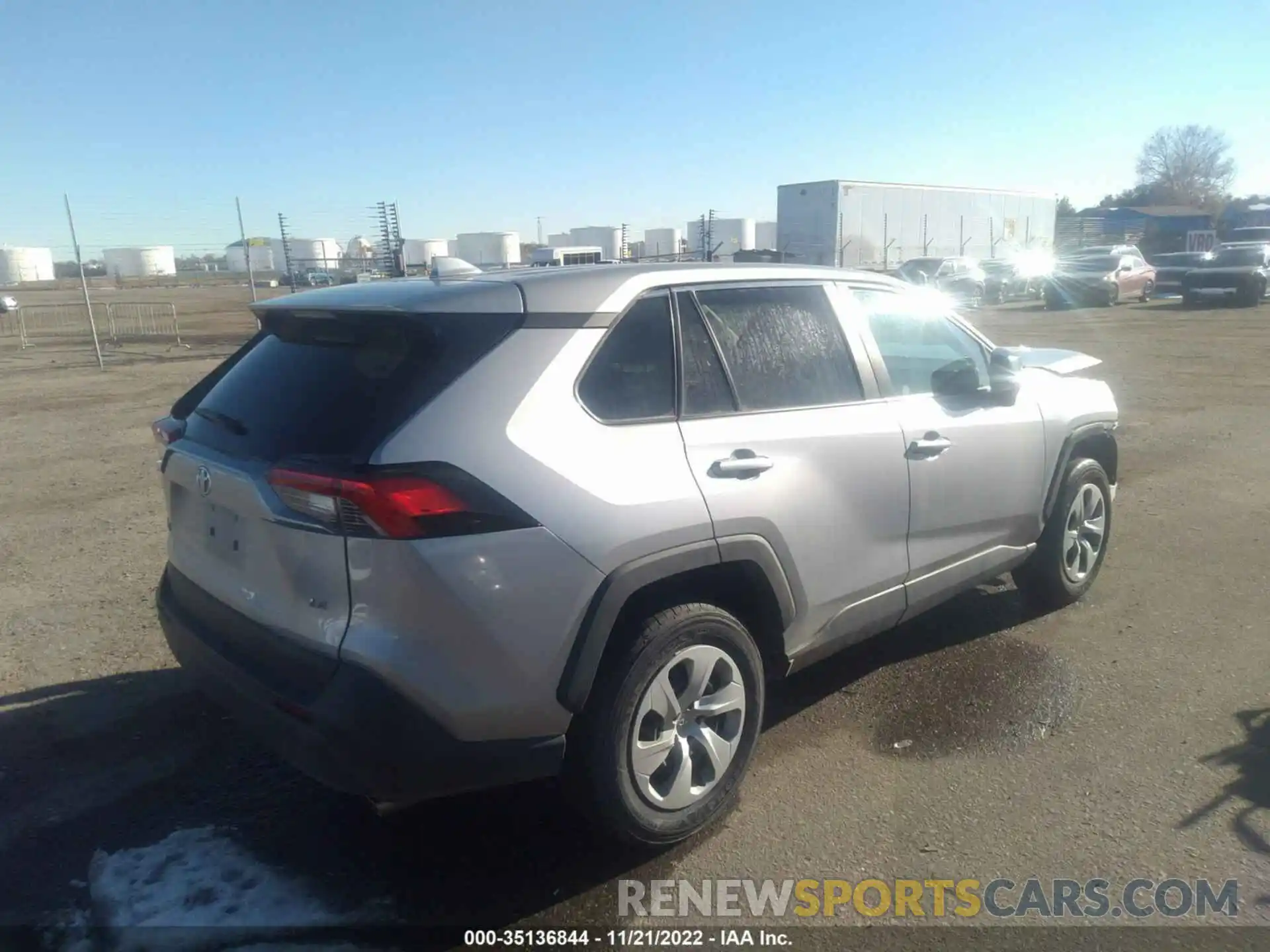 4 Photograph of a damaged car 2T3H1RFV6NW187786 TOYOTA RAV4 2022