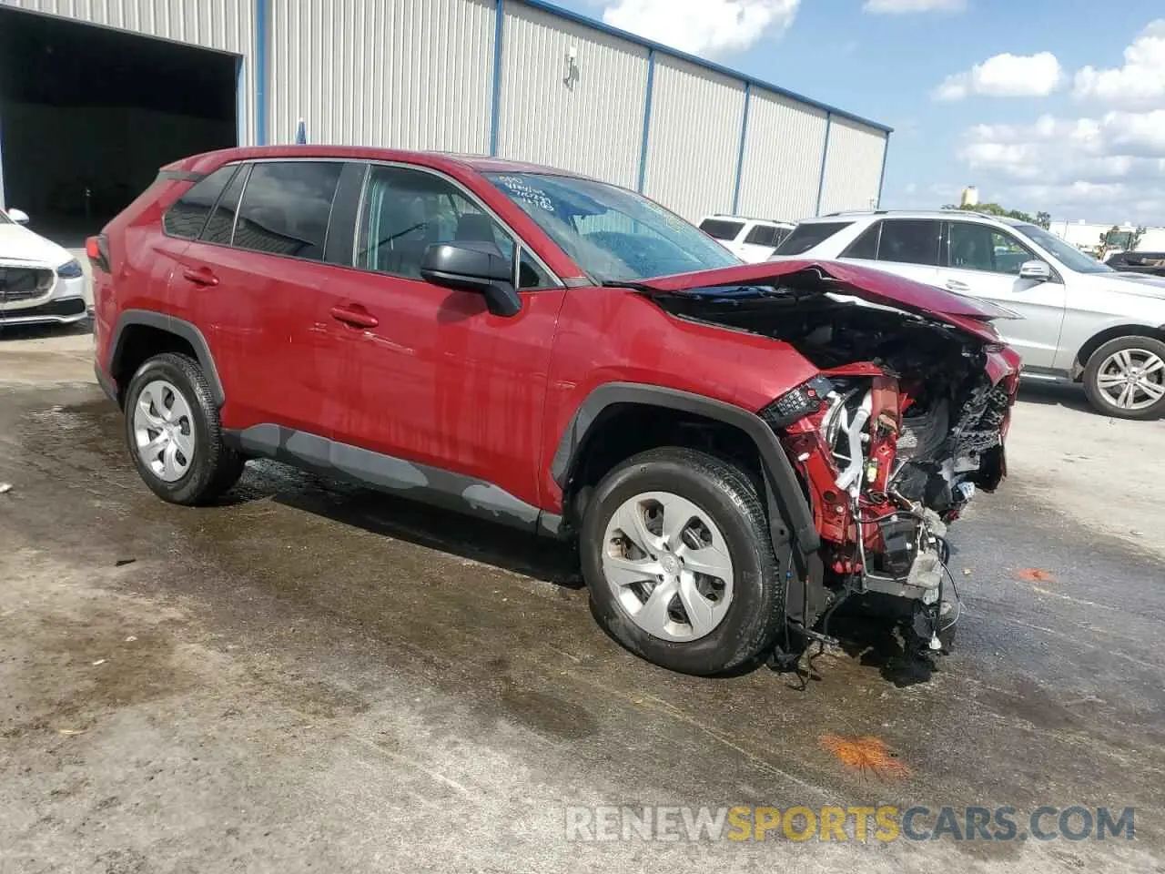 4 Photograph of a damaged car 2T3H1RFV6NW231611 TOYOTA RAV4 2022