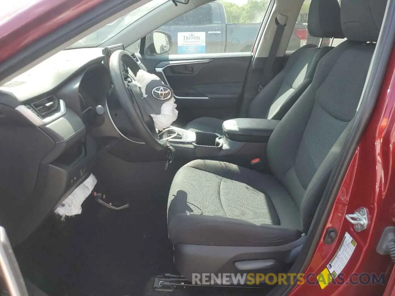 7 Photograph of a damaged car 2T3H1RFV6NW231611 TOYOTA RAV4 2022
