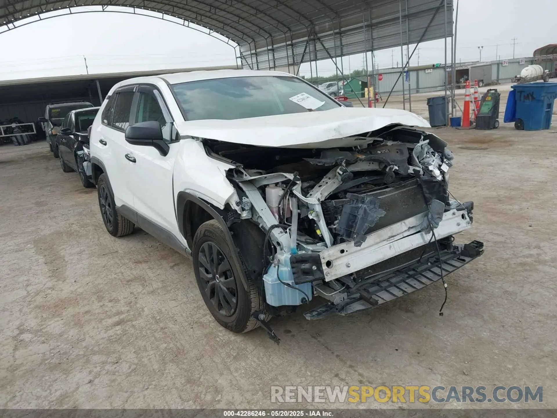 1 Photograph of a damaged car 2T3H1RFV7NC179312 TOYOTA RAV4 2022