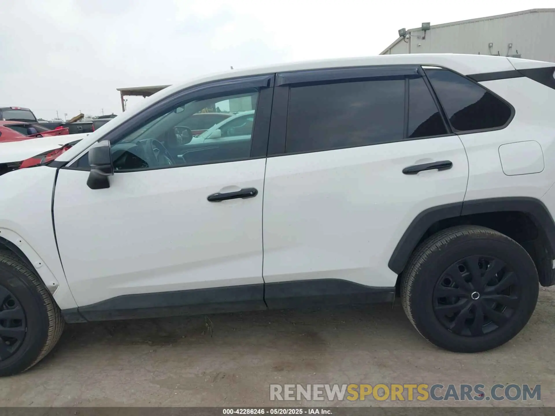 15 Photograph of a damaged car 2T3H1RFV7NC179312 TOYOTA RAV4 2022