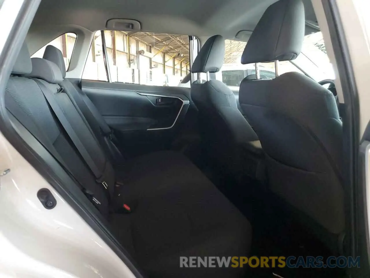 10 Photograph of a damaged car 2T3H1RFV7NW202361 TOYOTA RAV4 2022
