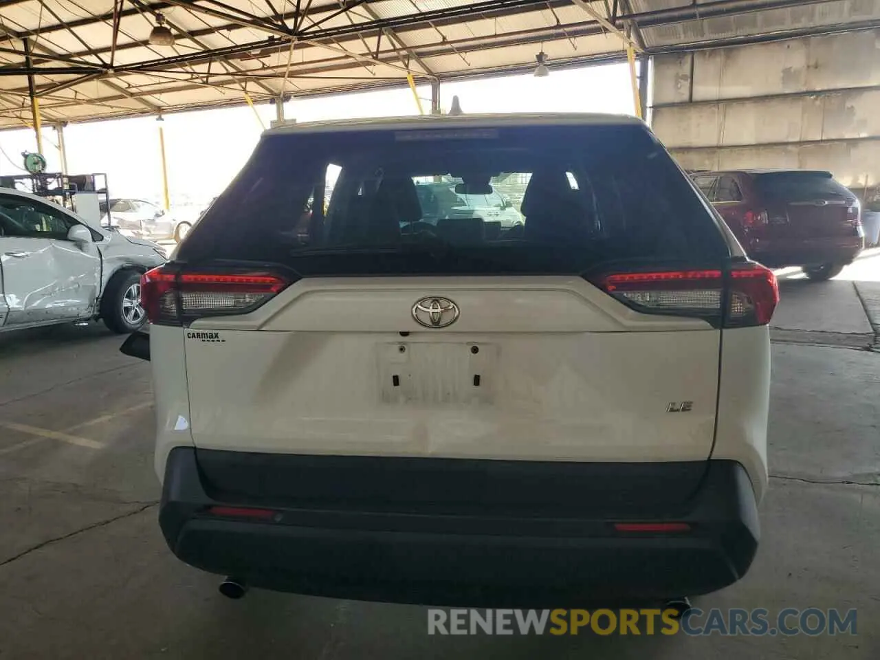 6 Photograph of a damaged car 2T3H1RFV7NW202361 TOYOTA RAV4 2022