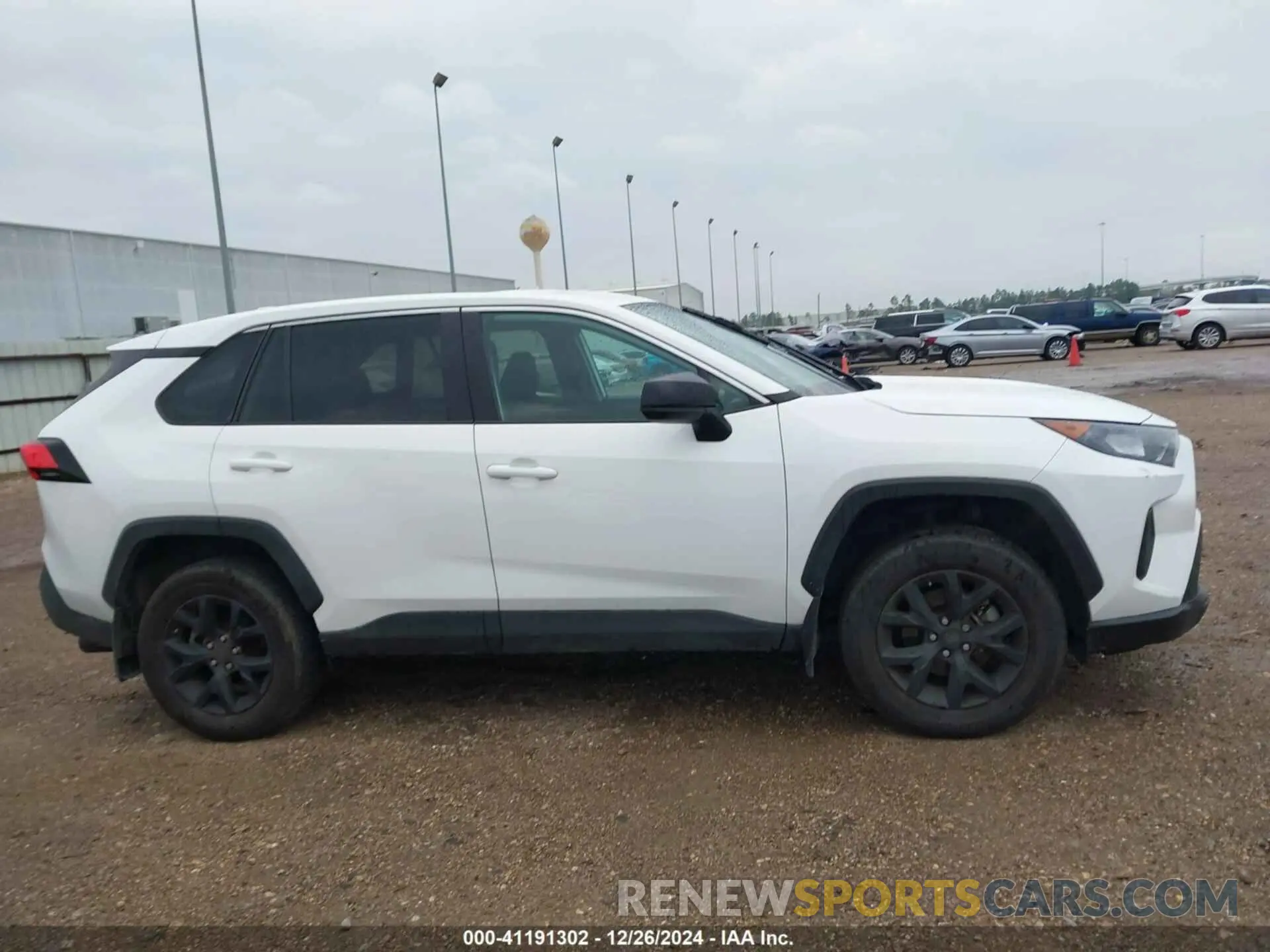 13 Photograph of a damaged car 2T3H1RFV7NW216101 TOYOTA RAV4 2022