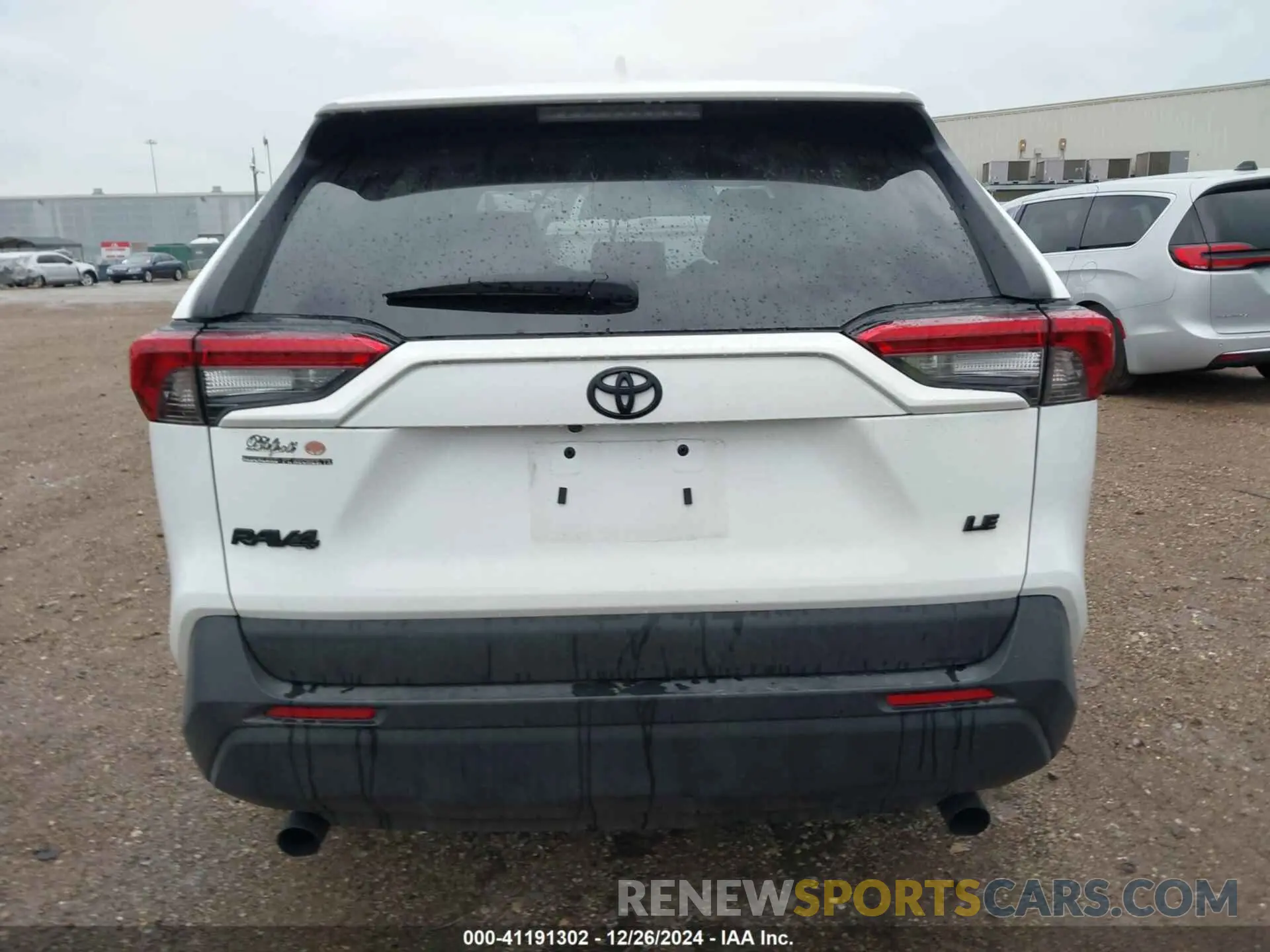 16 Photograph of a damaged car 2T3H1RFV7NW216101 TOYOTA RAV4 2022