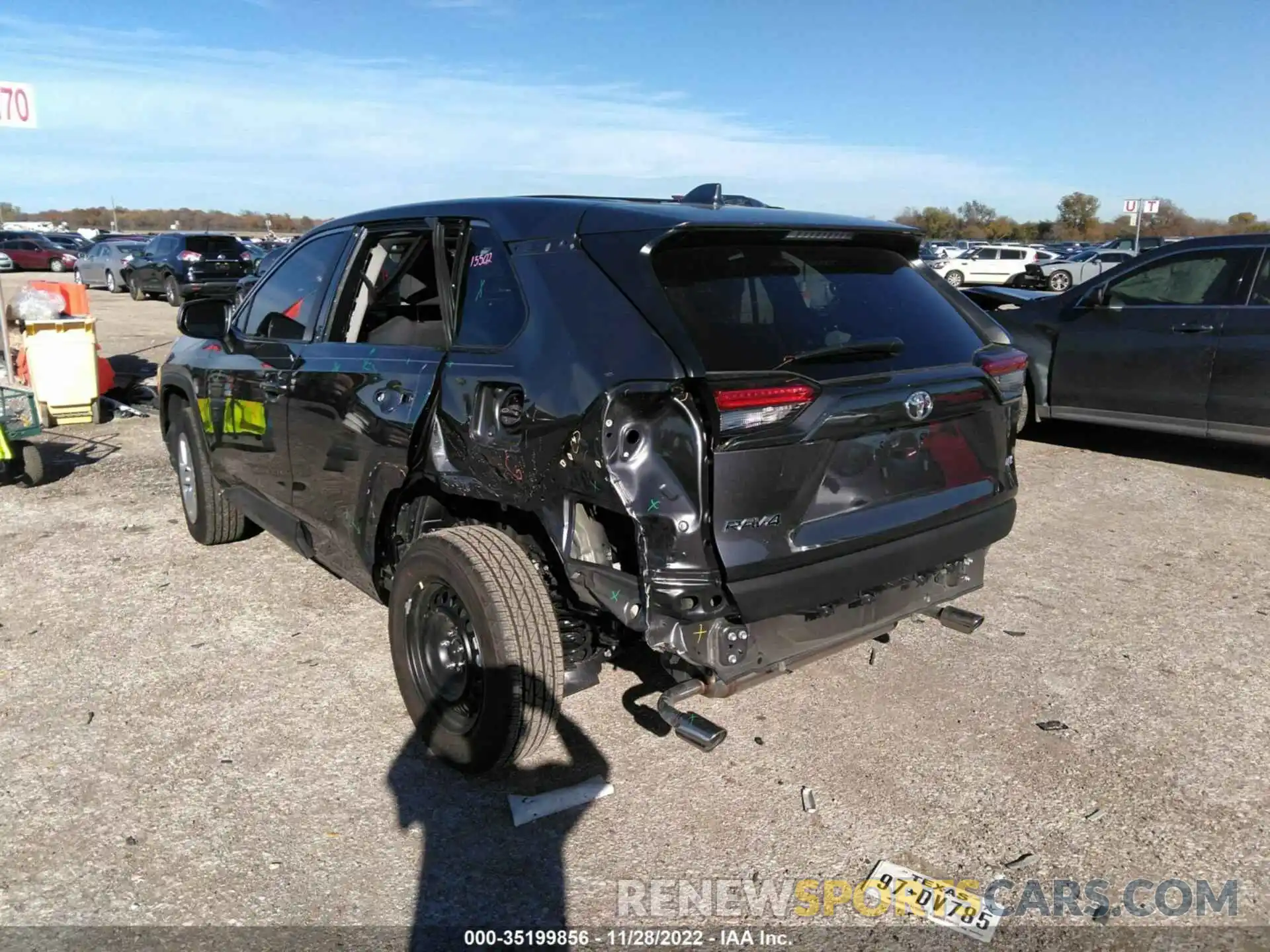 3 Photograph of a damaged car 2T3H1RFV7NW216938 TOYOTA RAV4 2022