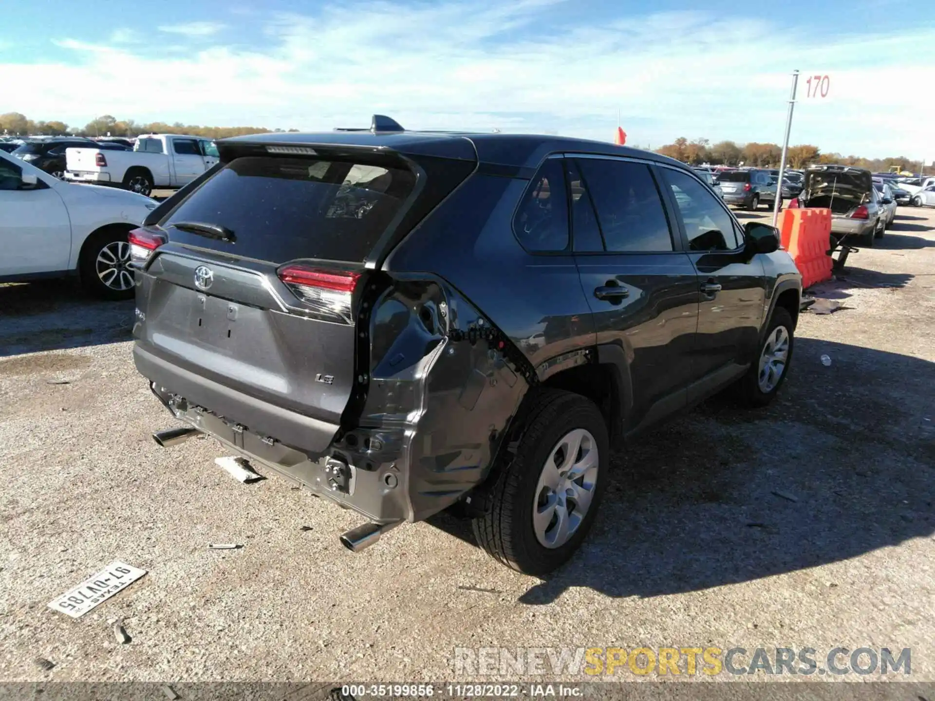 4 Photograph of a damaged car 2T3H1RFV7NW216938 TOYOTA RAV4 2022