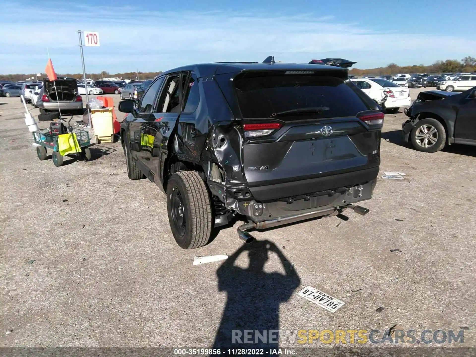 6 Photograph of a damaged car 2T3H1RFV7NW216938 TOYOTA RAV4 2022