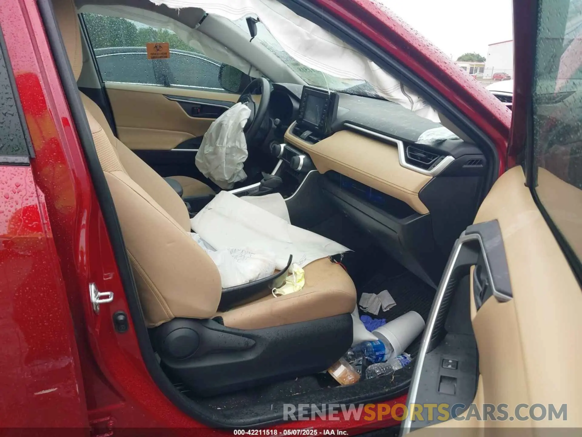 5 Photograph of a damaged car 2T3H1RFV7NW228099 TOYOTA RAV4 2022