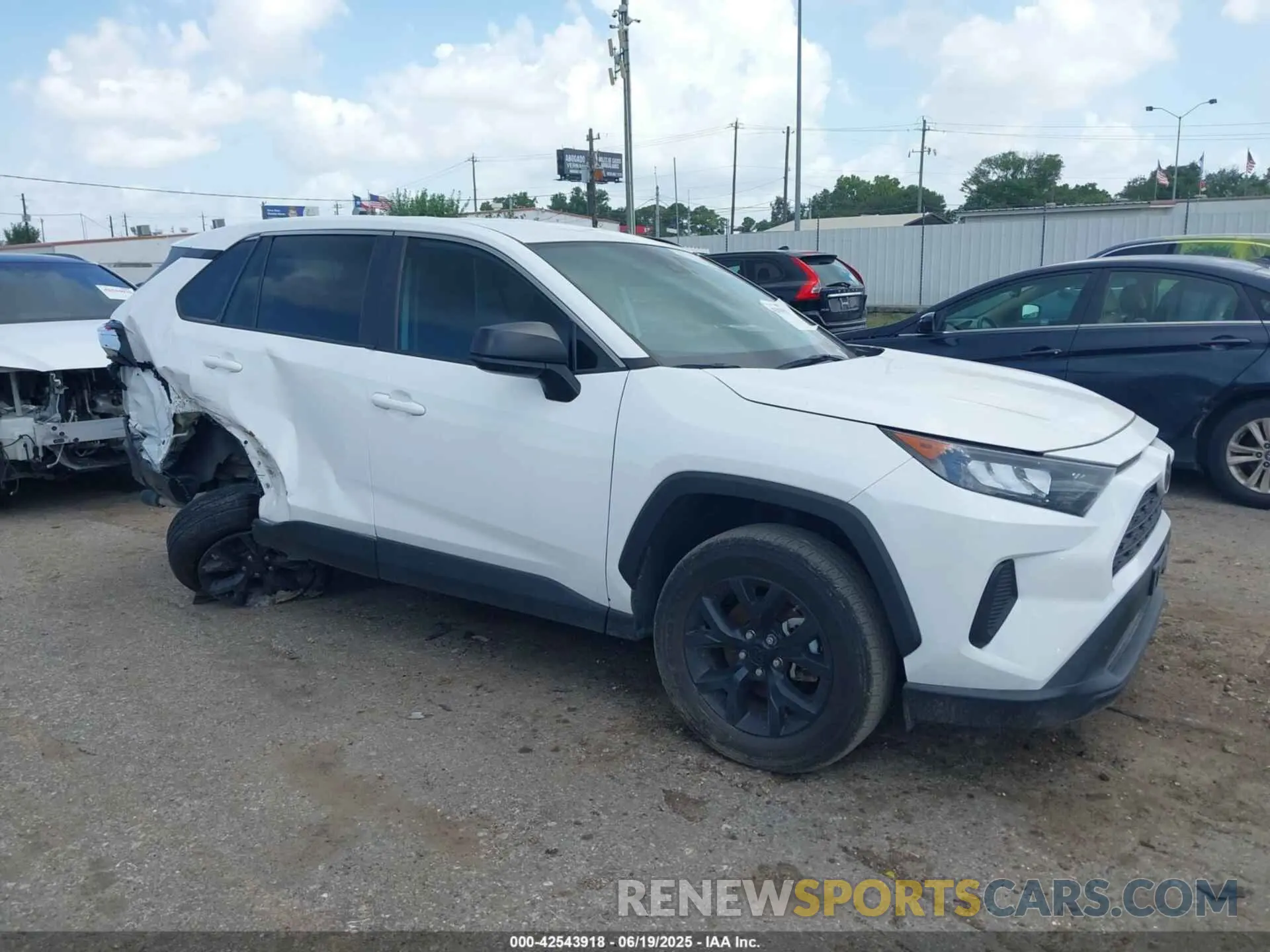 1 Photograph of a damaged car 2T3H1RFV7NW232492 TOYOTA RAV4 2022