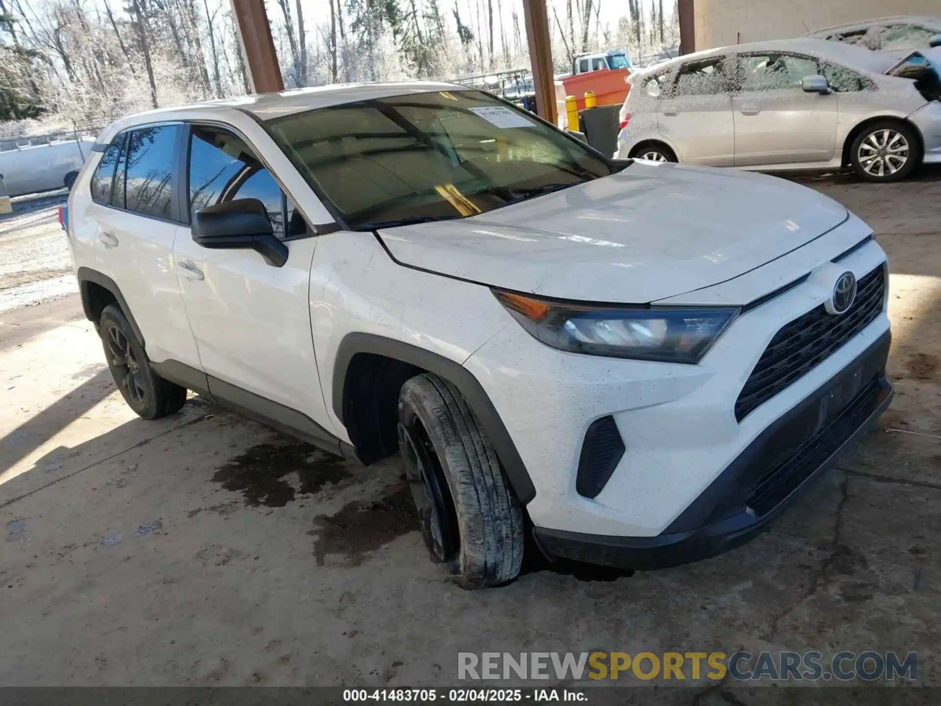 1 Photograph of a damaged car 2T3H1RFV8NC177097 TOYOTA RAV4 2022