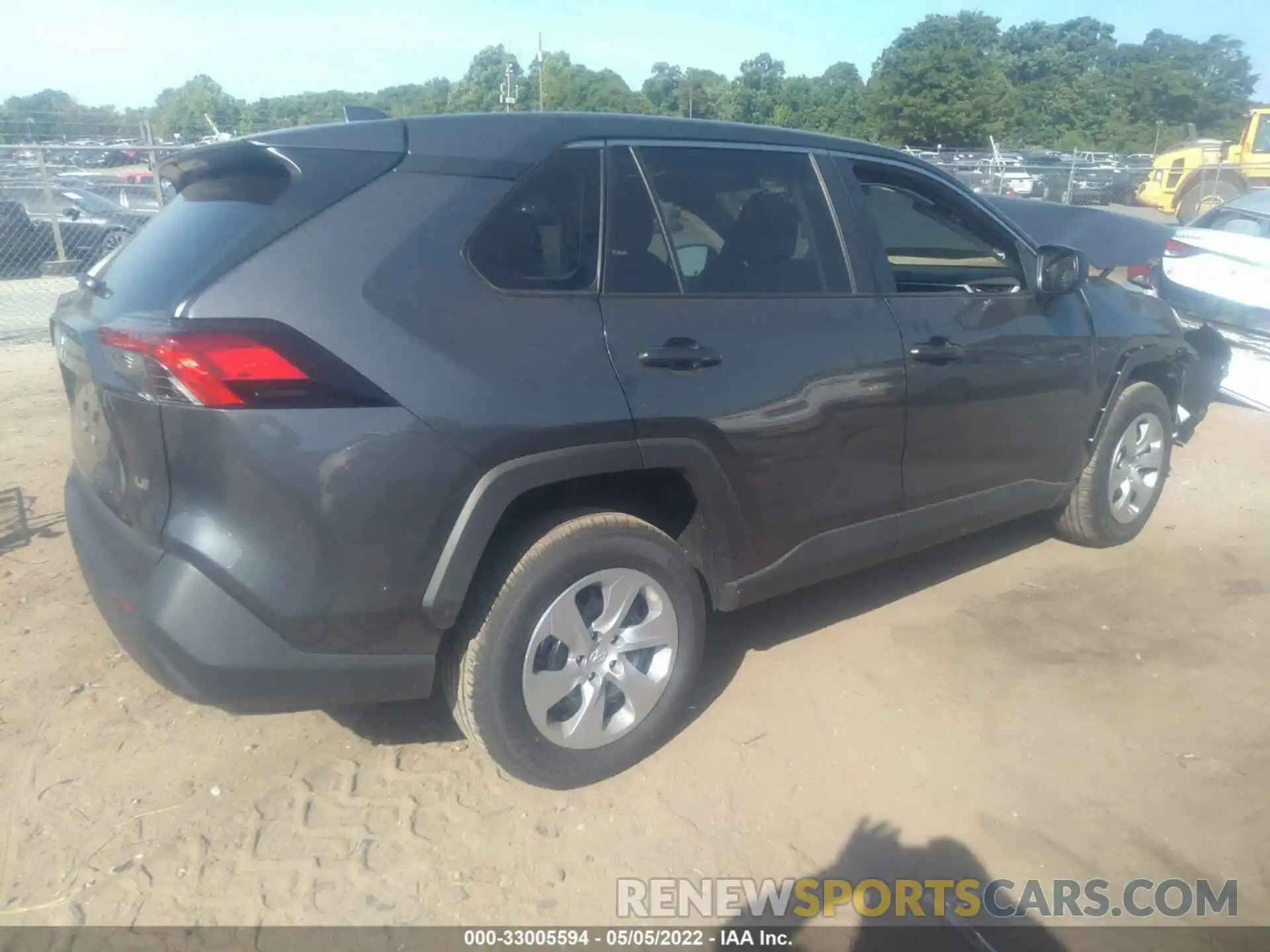 4 Photograph of a damaged car 2T3H1RFV8NC182655 TOYOTA RAV4 2022