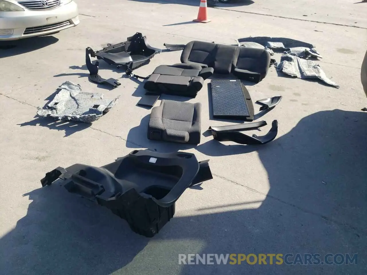 13 Photograph of a damaged car 2T3H1RFV8NC184860 TOYOTA RAV4 2022