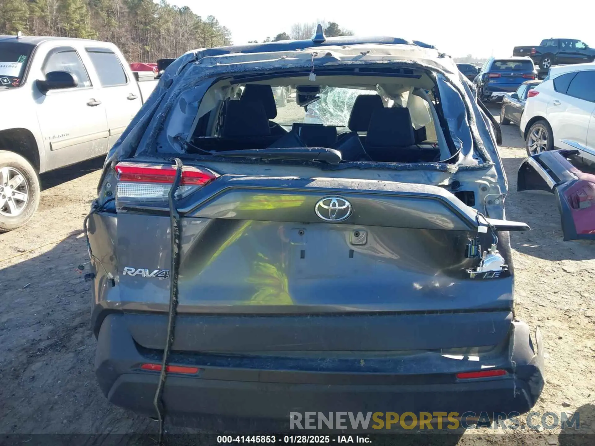 15 Photograph of a damaged car 2T3H1RFV8NC186110 TOYOTA RAV4 2022