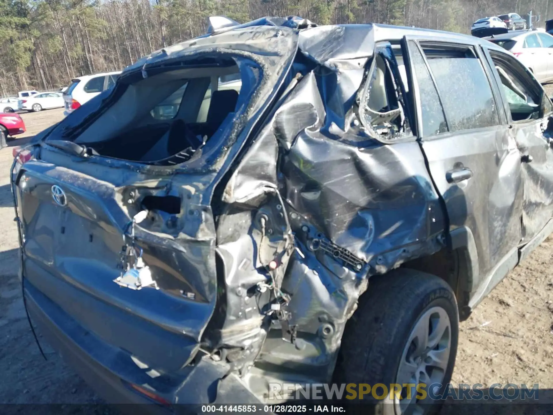 6 Photograph of a damaged car 2T3H1RFV8NC186110 TOYOTA RAV4 2022