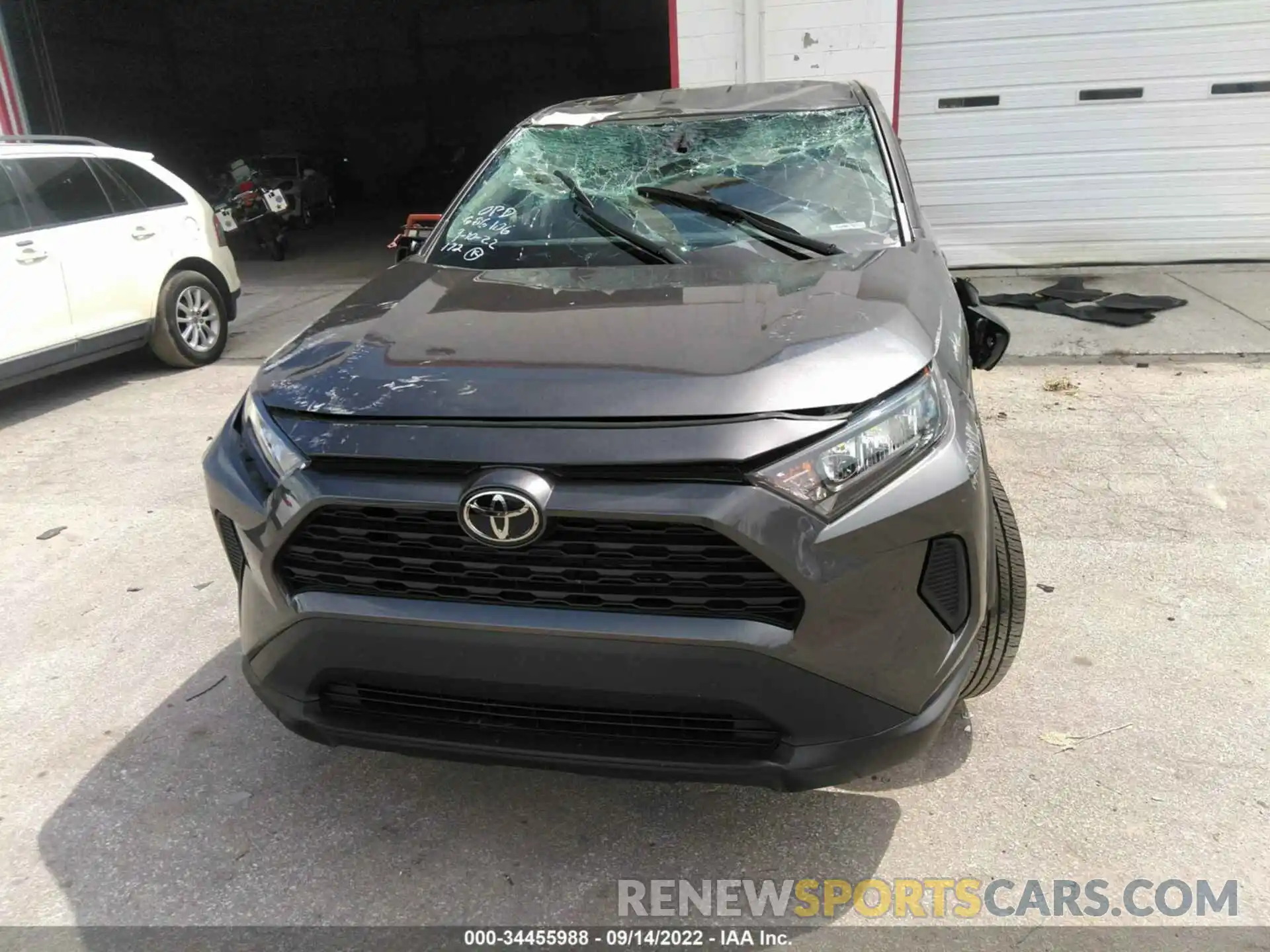 6 Photograph of a damaged car 2T3H1RFV8NC202354 TOYOTA RAV4 2022