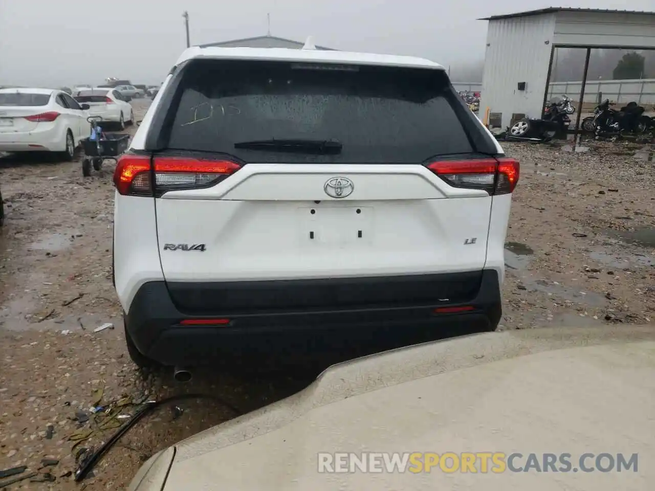 6 Photograph of a damaged car 2T3H1RFV8NW207715 TOYOTA RAV4 2022