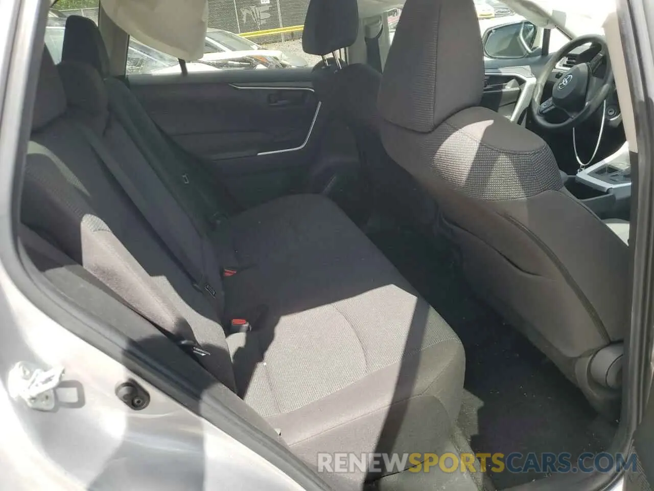 11 Photograph of a damaged car 2T3H1RFV9NC184818 TOYOTA RAV4 2022
