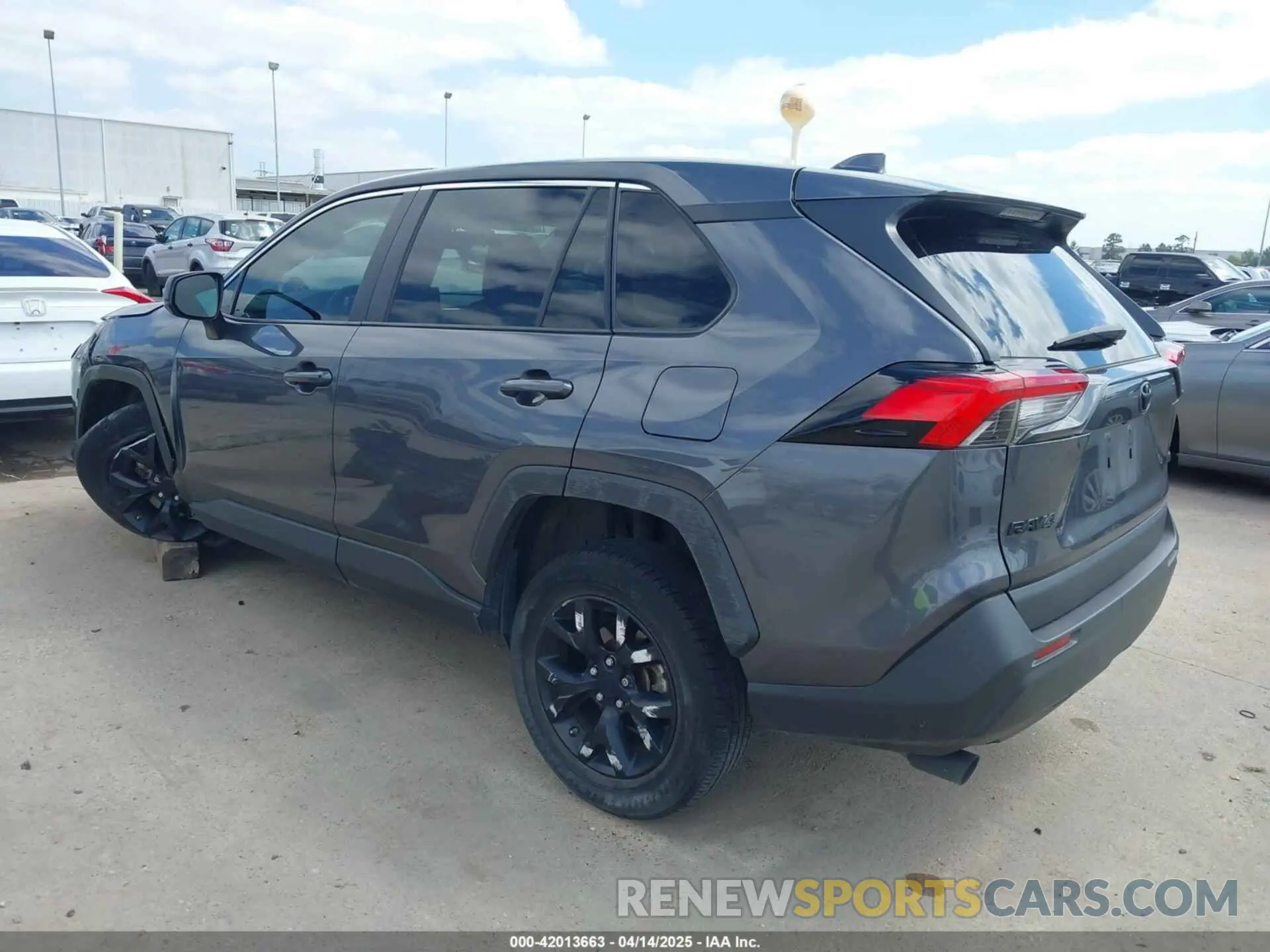 3 Photograph of a damaged car 2T3H1RFV9NC189145 TOYOTA RAV4 2022