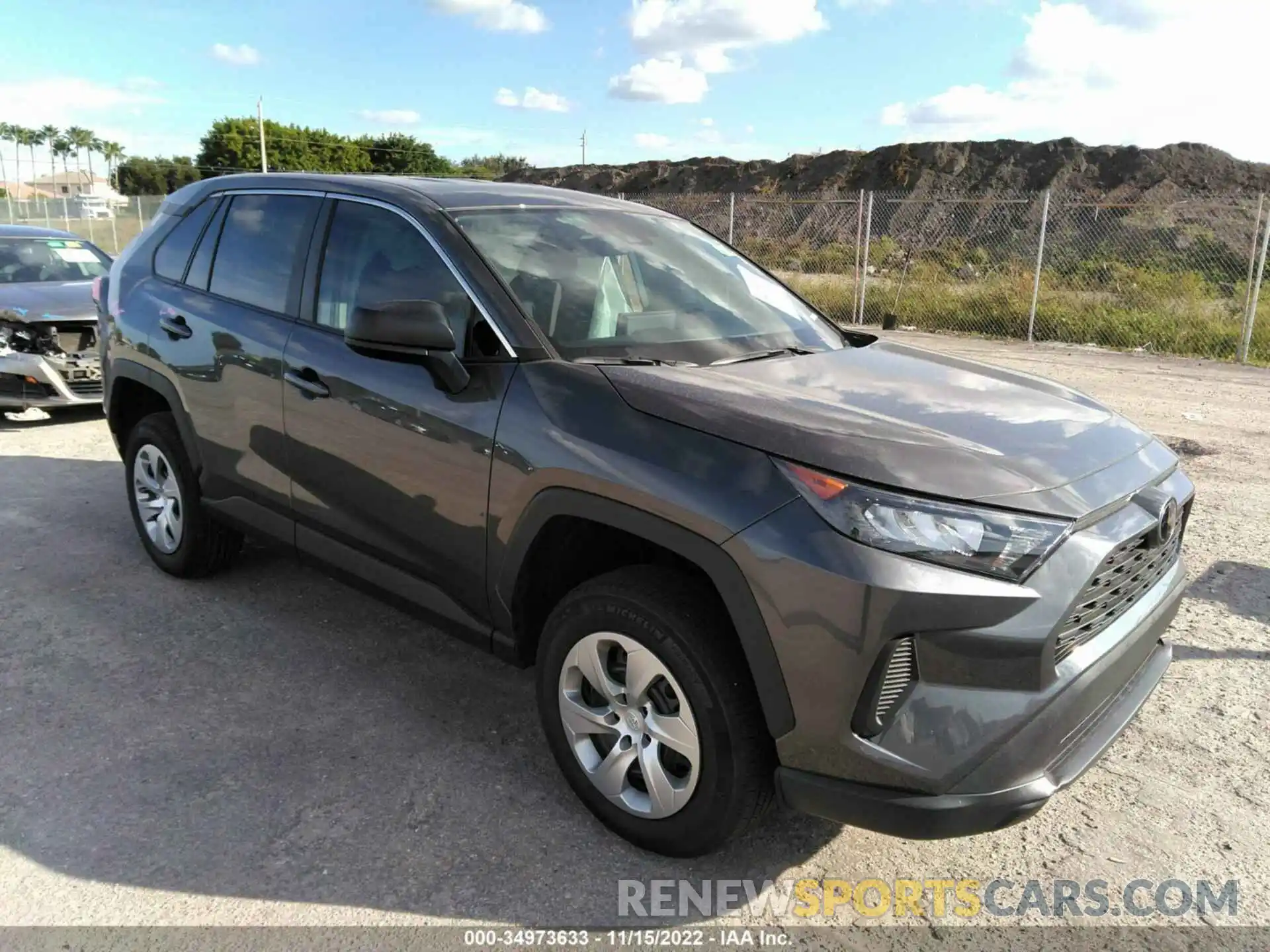 1 Photograph of a damaged car 2T3H1RFV9NC191400 TOYOTA RAV4 2022