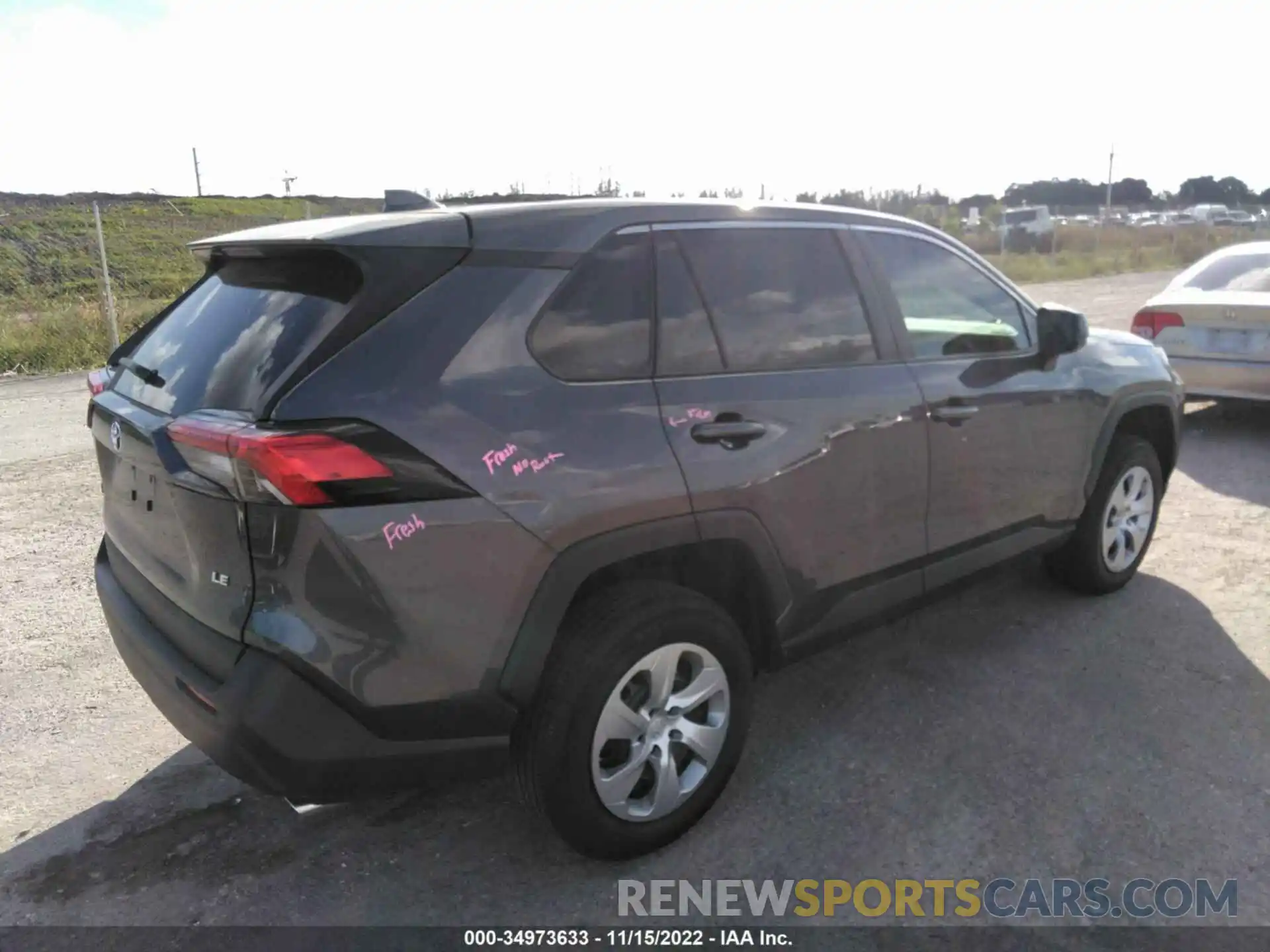 4 Photograph of a damaged car 2T3H1RFV9NC191400 TOYOTA RAV4 2022