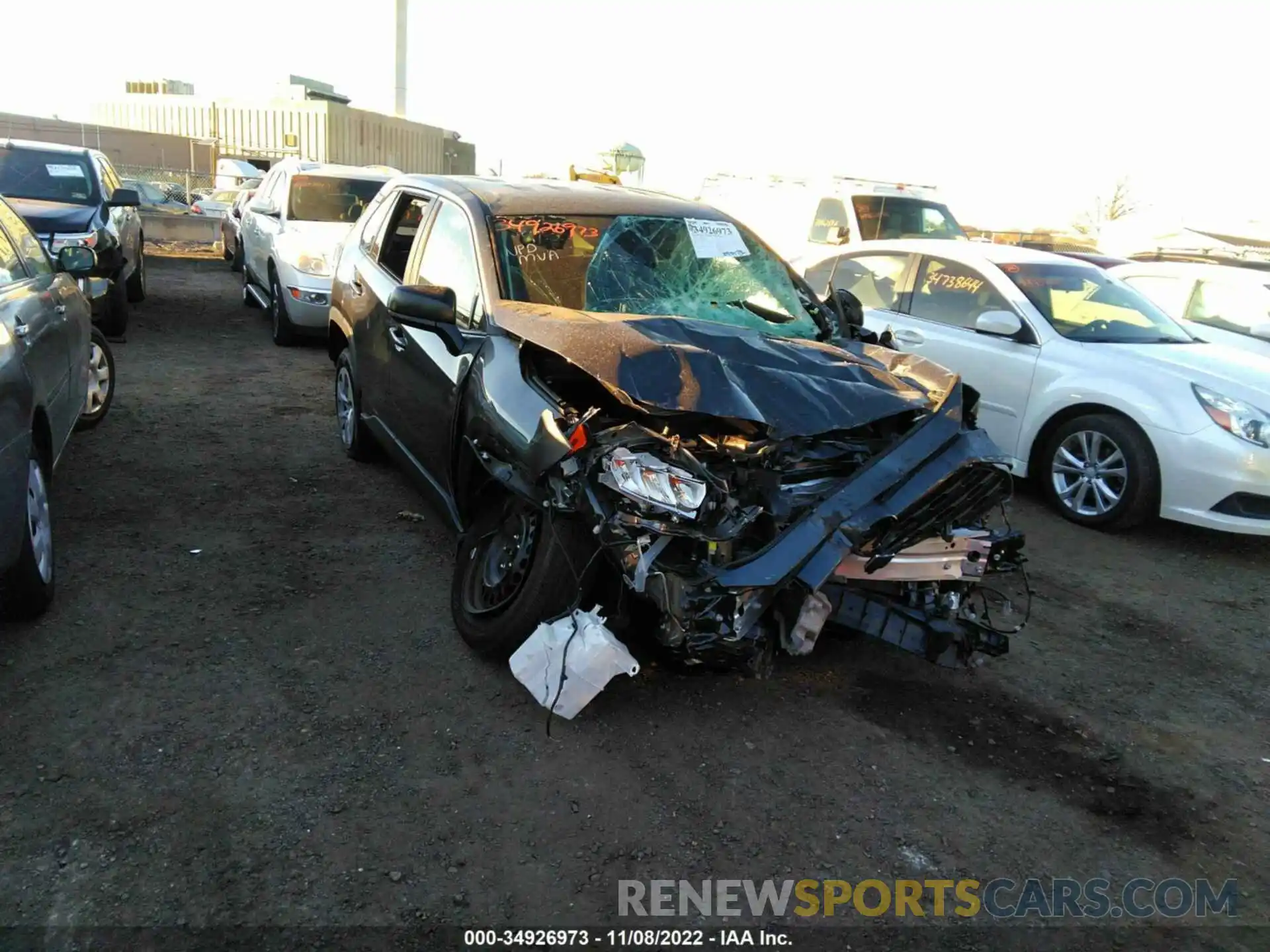 1 Photograph of a damaged car 2T3H1RFV9NC192031 TOYOTA RAV4 2022