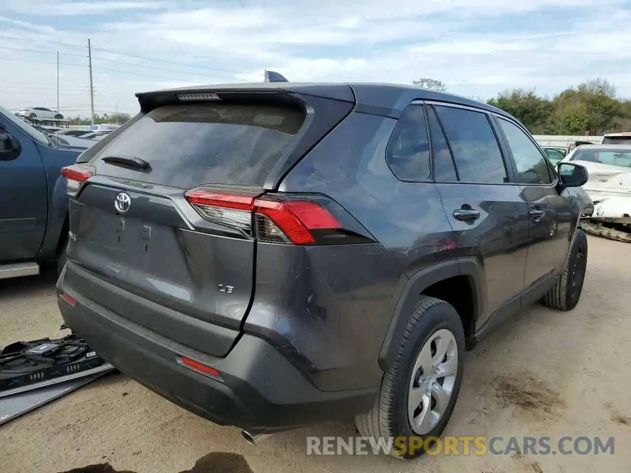 3 Photograph of a damaged car 2T3H1RFV9NC203044 TOYOTA RAV4 2022