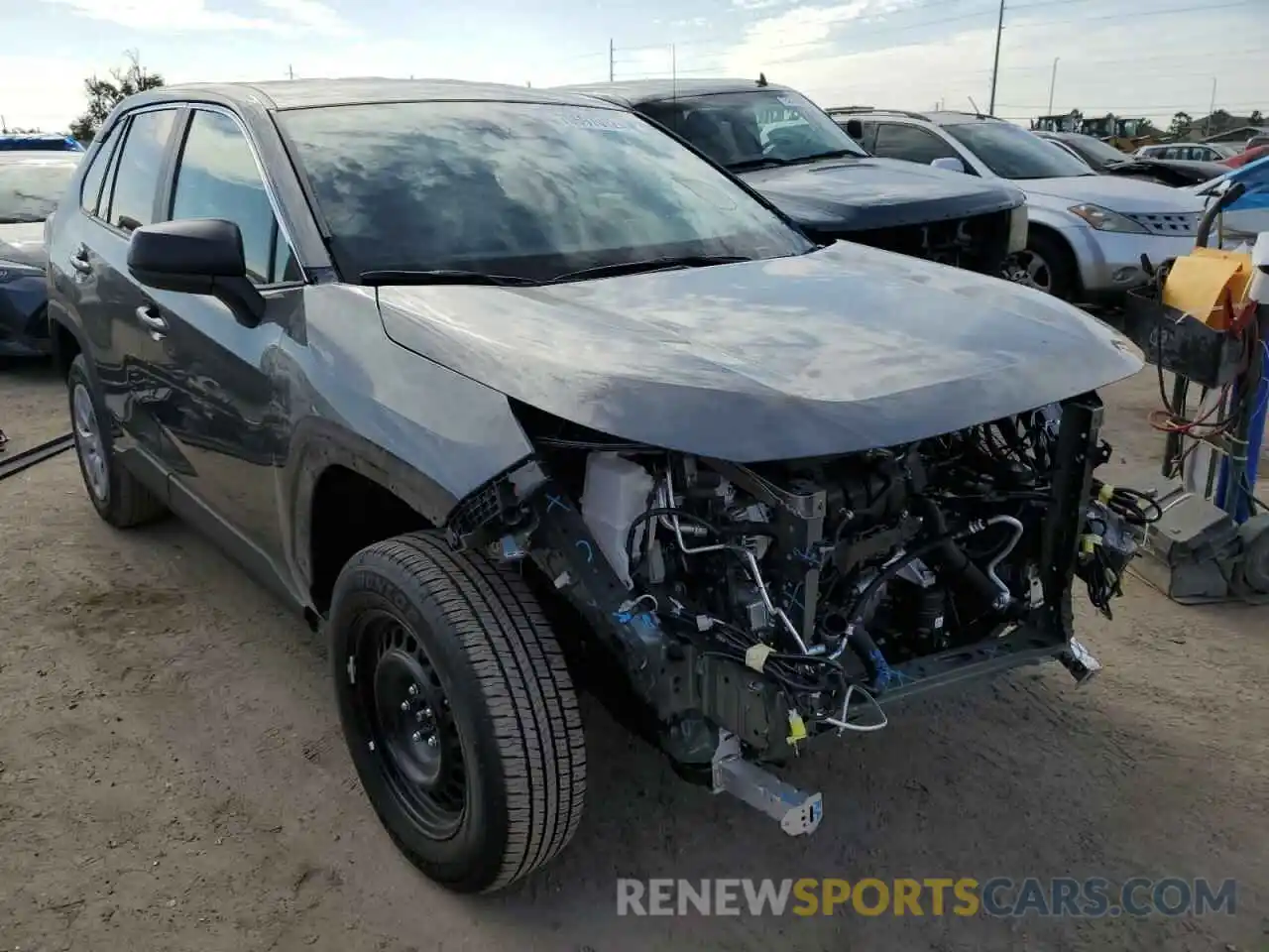 4 Photograph of a damaged car 2T3H1RFV9NC203044 TOYOTA RAV4 2022