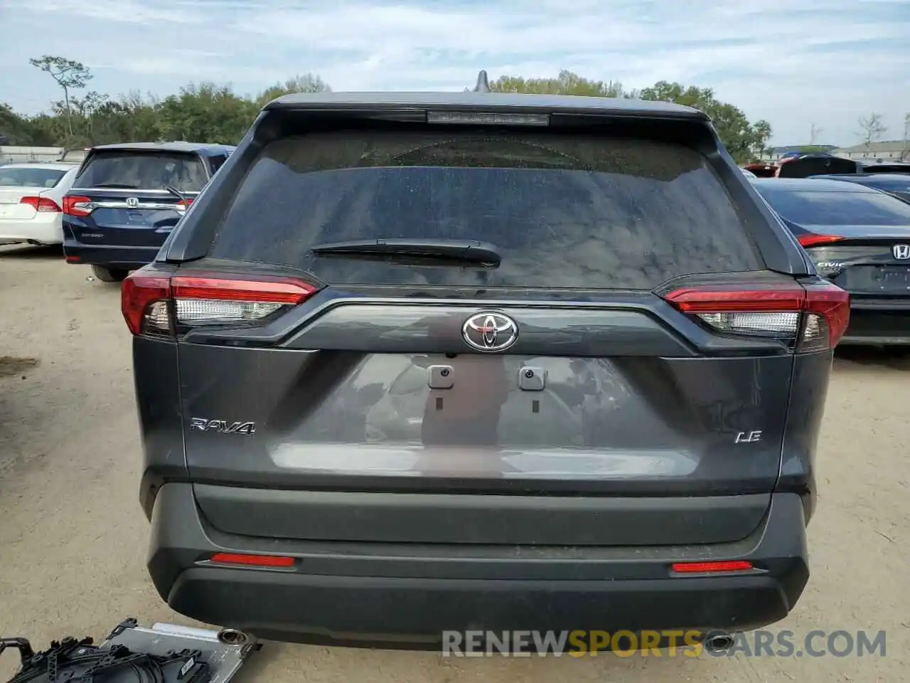 6 Photograph of a damaged car 2T3H1RFV9NC203044 TOYOTA RAV4 2022