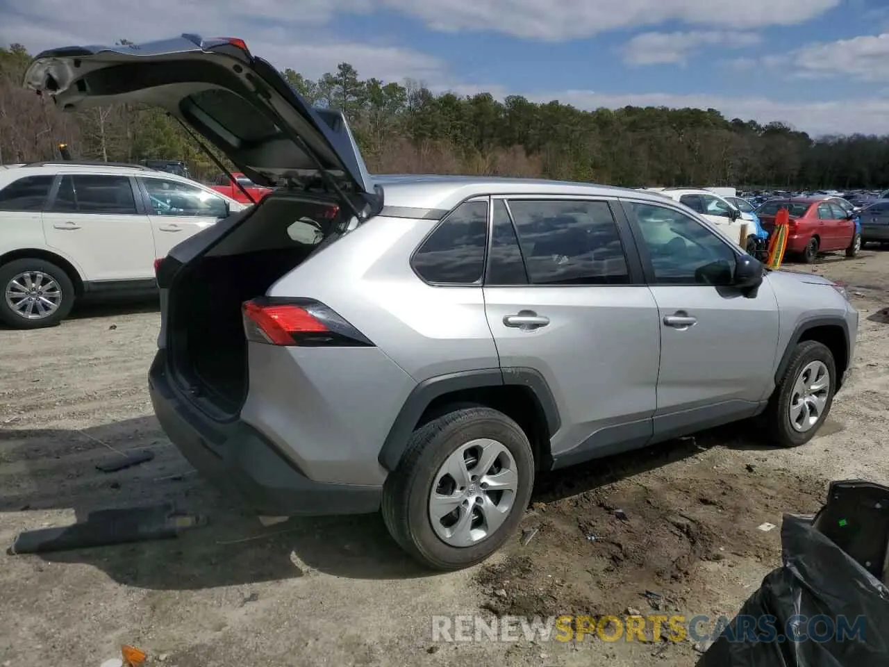 3 Photograph of a damaged car 2T3H1RFV9NW187846 TOYOTA RAV4 2022