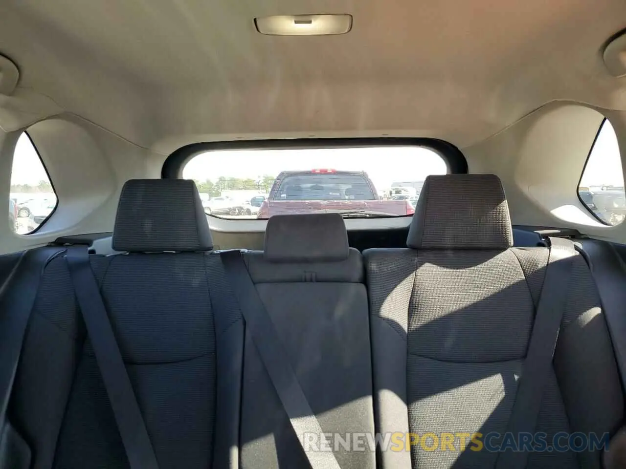 10 Photograph of a damaged car 2T3H1RFV9NW216620 TOYOTA RAV4 2022