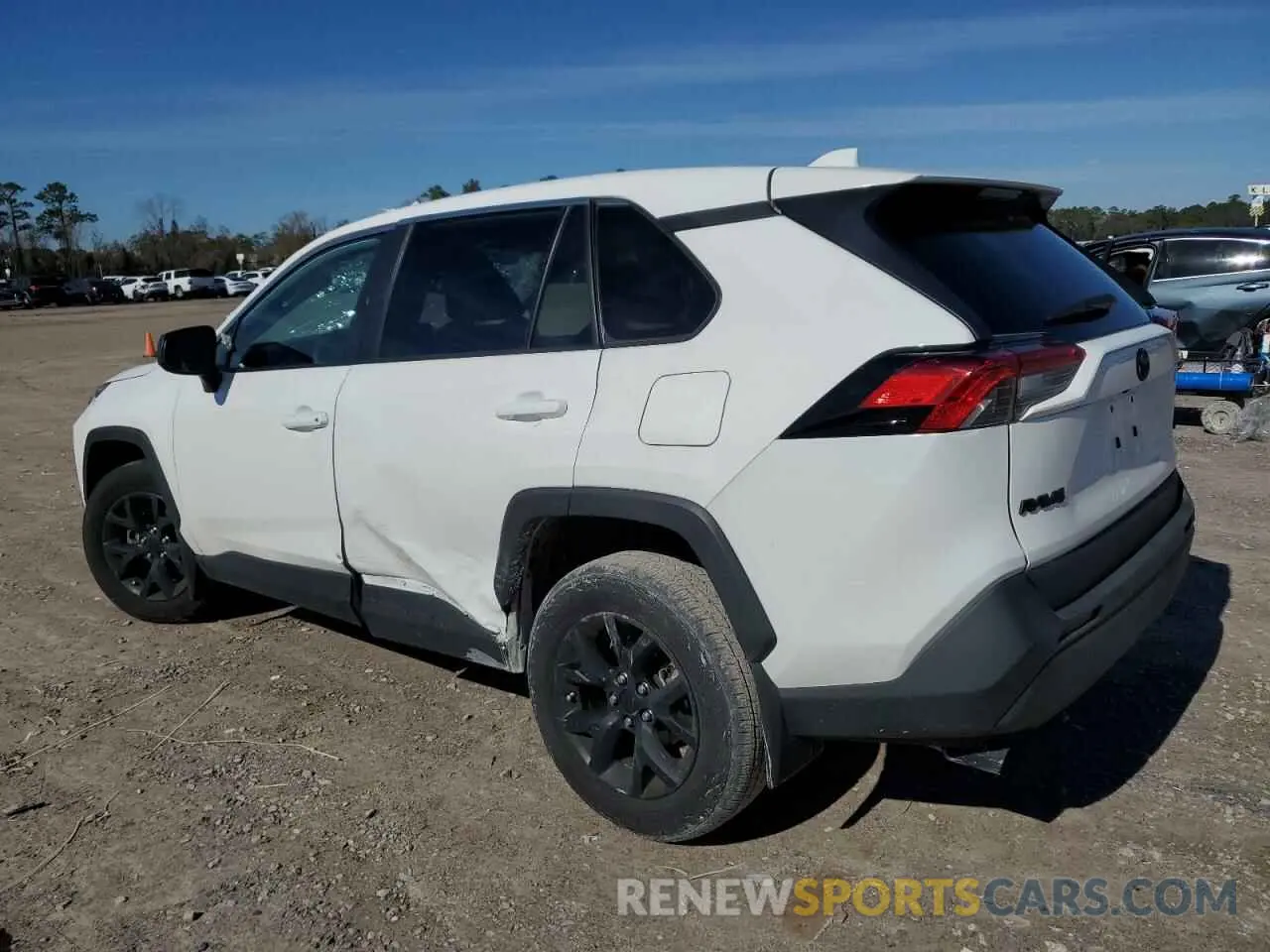 2 Photograph of a damaged car 2T3H1RFV9NW216620 TOYOTA RAV4 2022