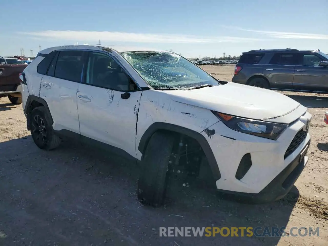 4 Photograph of a damaged car 2T3H1RFV9NW216620 TOYOTA RAV4 2022