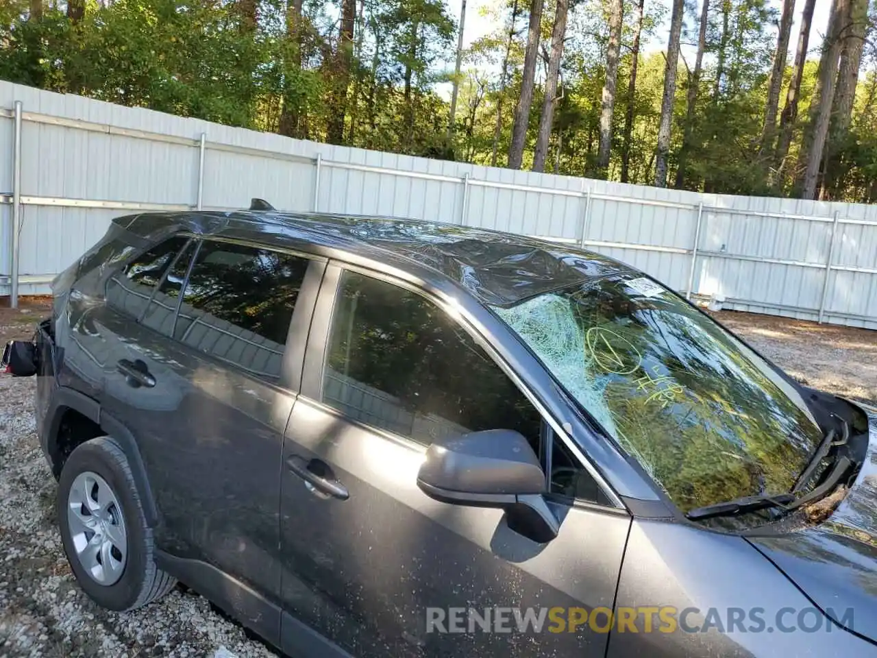 9 Photograph of a damaged car 2T3H1RFVXNC175772 TOYOTA RAV4 2022