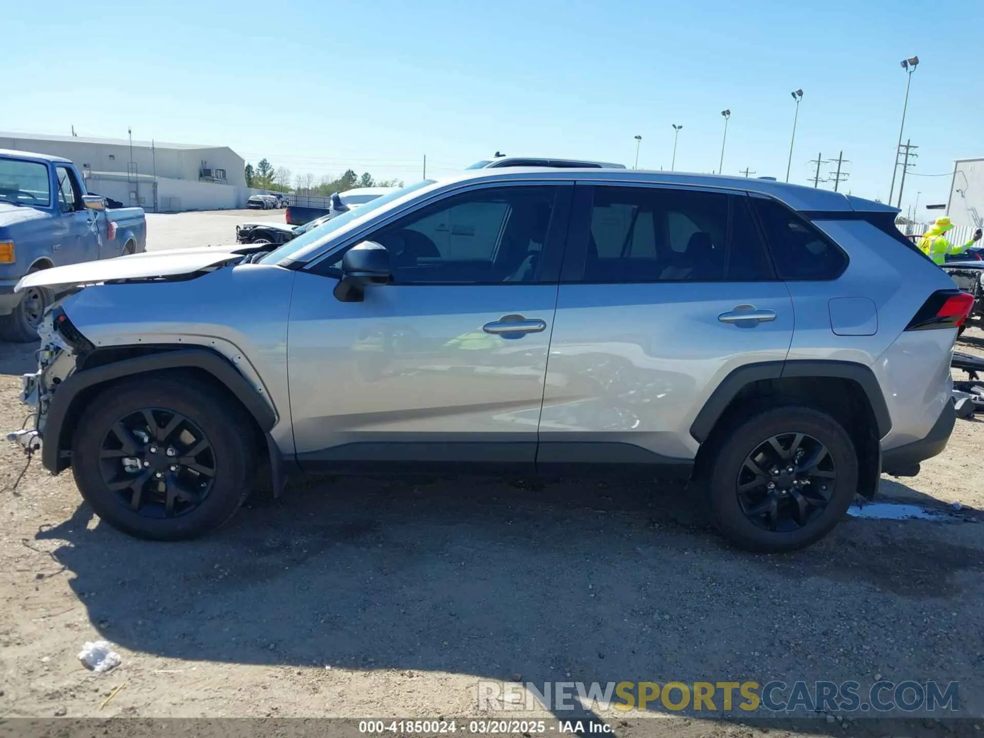 15 Photograph of a damaged car 2T3H1RFVXNC190806 TOYOTA RAV4 2022