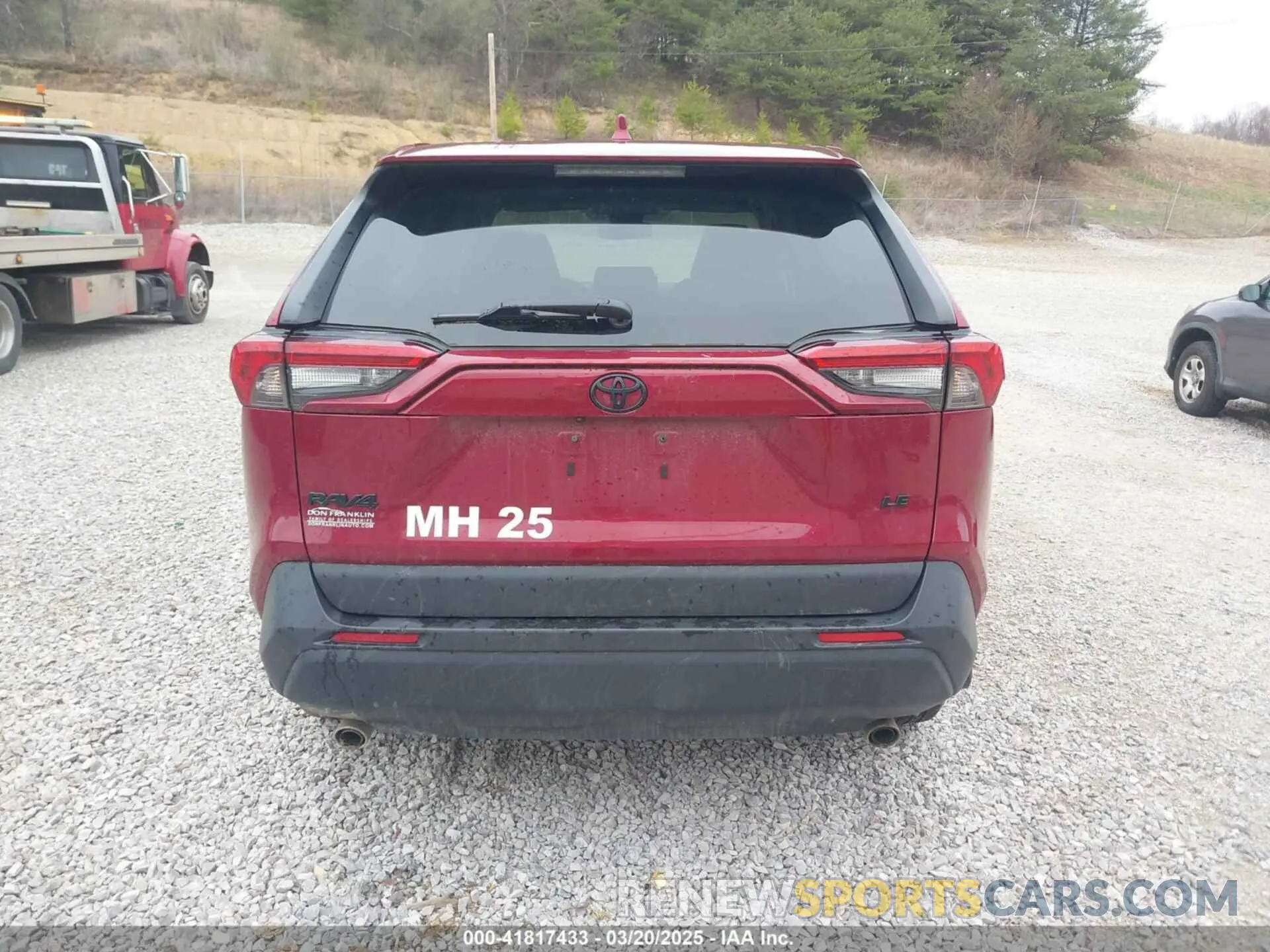 16 Photograph of a damaged car 2T3H1RFVXNW191436 TOYOTA RAV4 2022