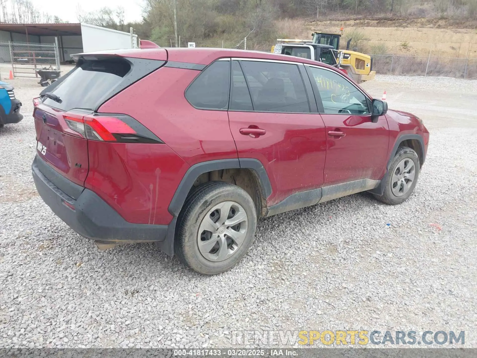 4 Photograph of a damaged car 2T3H1RFVXNW191436 TOYOTA RAV4 2022