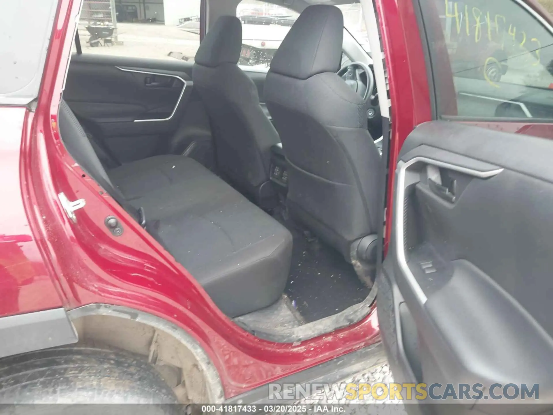 8 Photograph of a damaged car 2T3H1RFVXNW191436 TOYOTA RAV4 2022