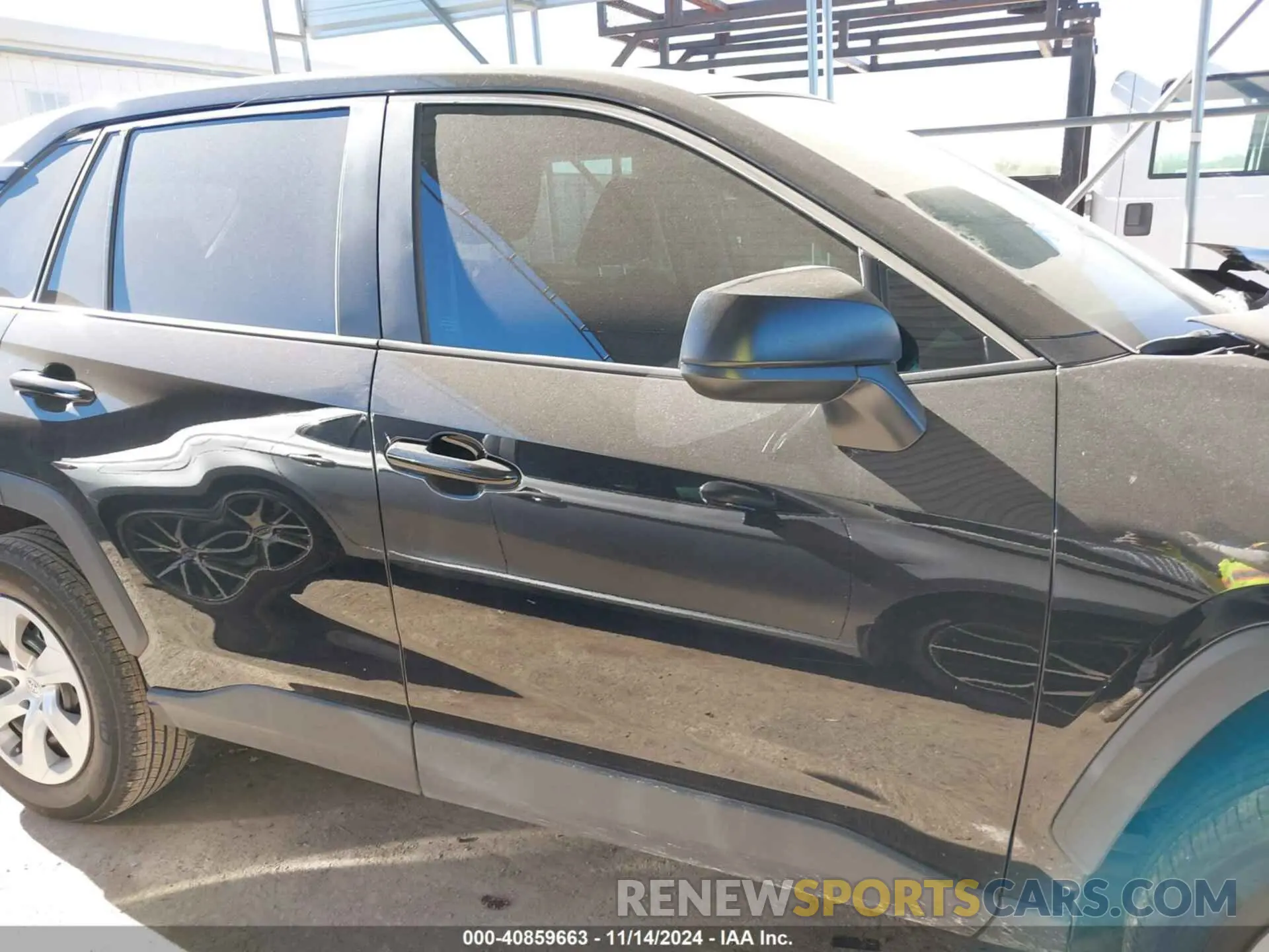 13 Photograph of a damaged car 2T3H1RFVXNW205691 TOYOTA RAV4 2022